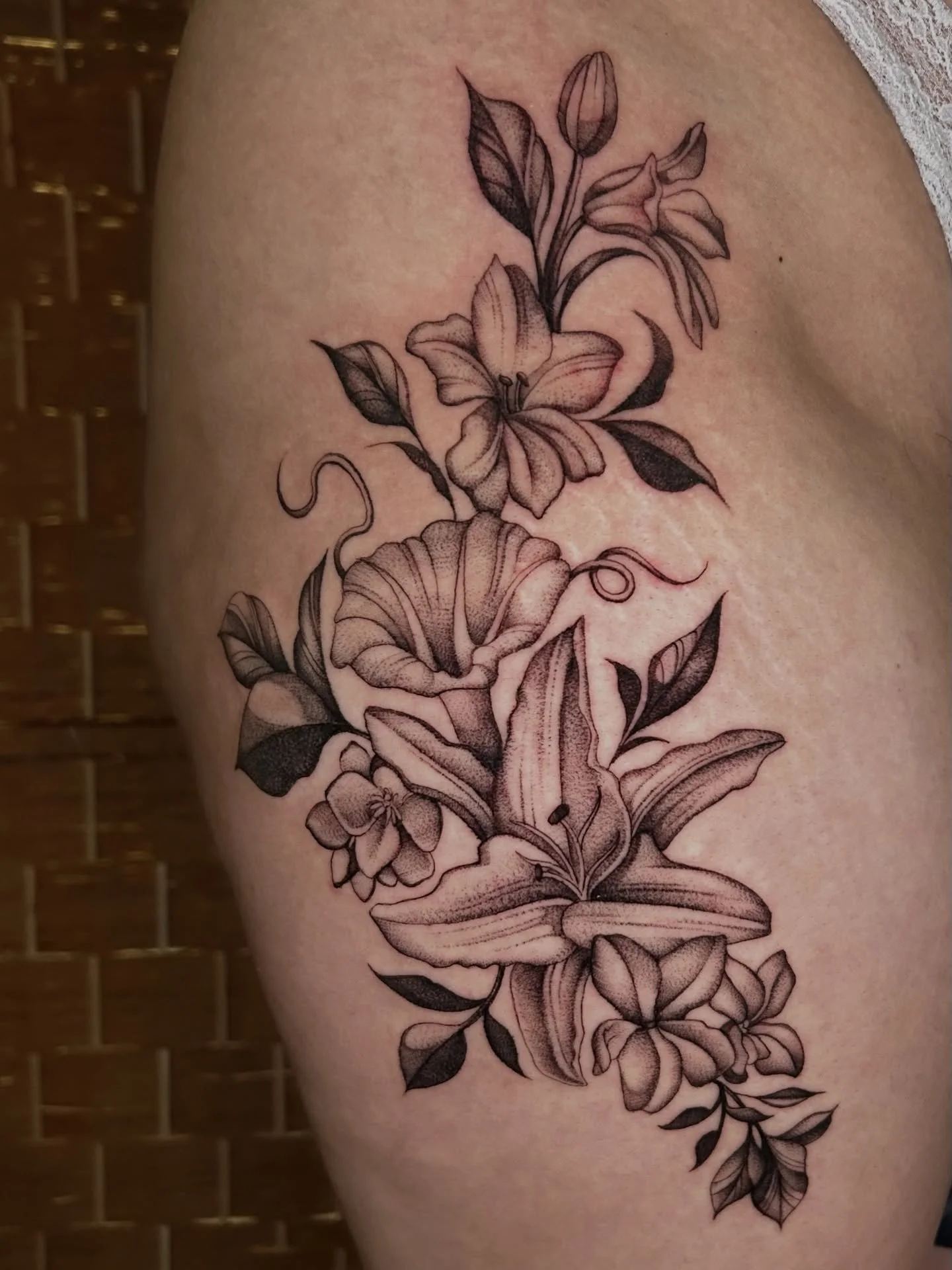 Thank you so much Angelica for trusting me with this birth flower project! It was so much fun to do this. I really miss doing florals like this it&rsquo;s been a while lol. Done at @thornandthistletattoo 💐
.
.
.
.
.
.
#tattoo #tattooideas #miamitatt