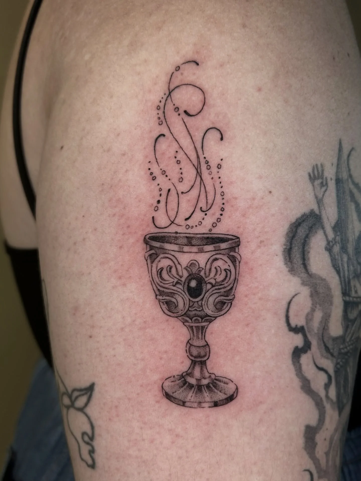 A little photo dump of a bunch of stuff I&rsquo;ve done. I&rsquo;ve got a lot more to share so it would be easier to catch up by doing this a few times lol. All done at @thornandthistletattoo a lot of these were done during our flash events <3 the