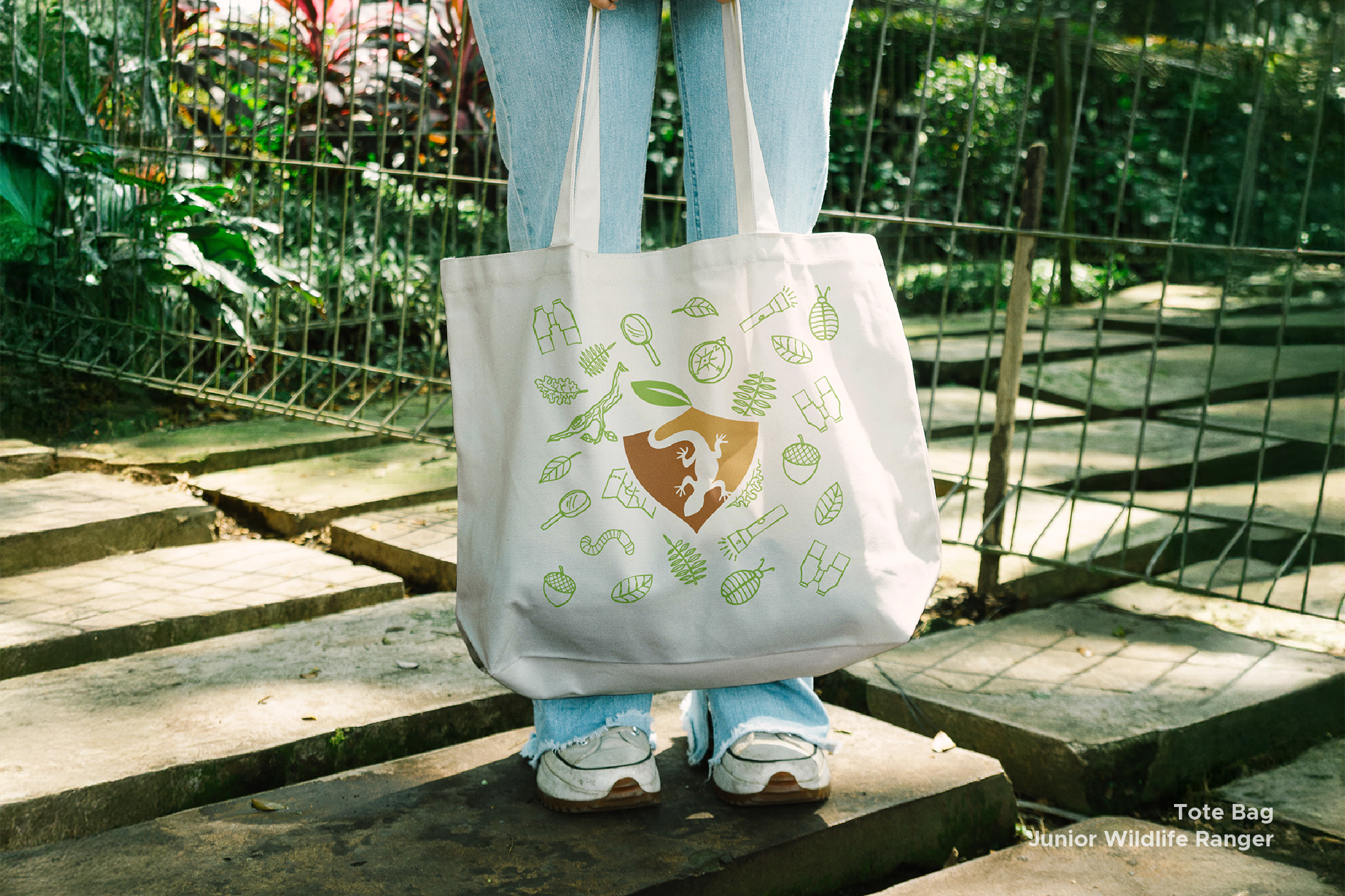 JWR-GraphicDesign_ToteBag.png
