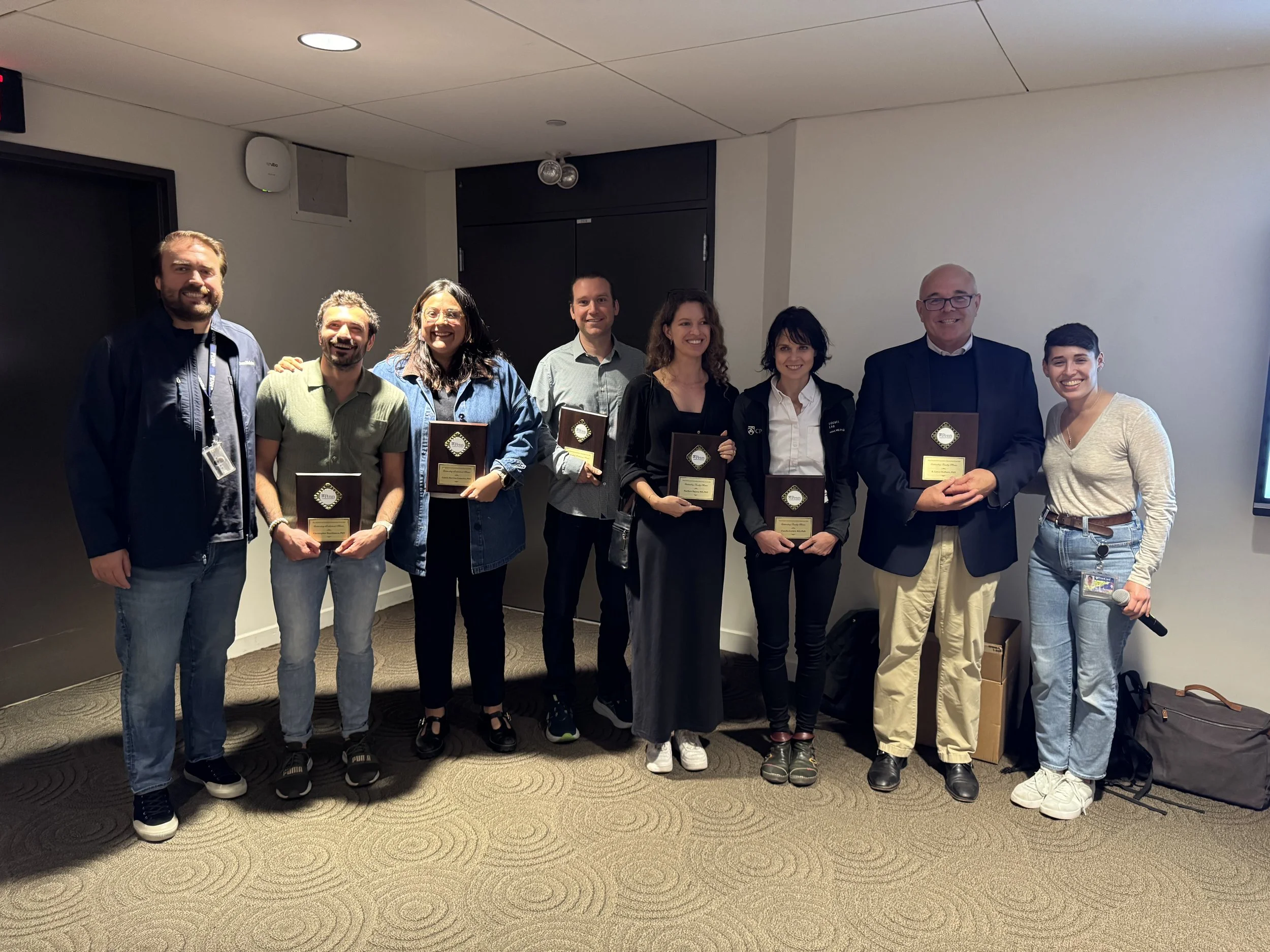 Group picture with all six winners
