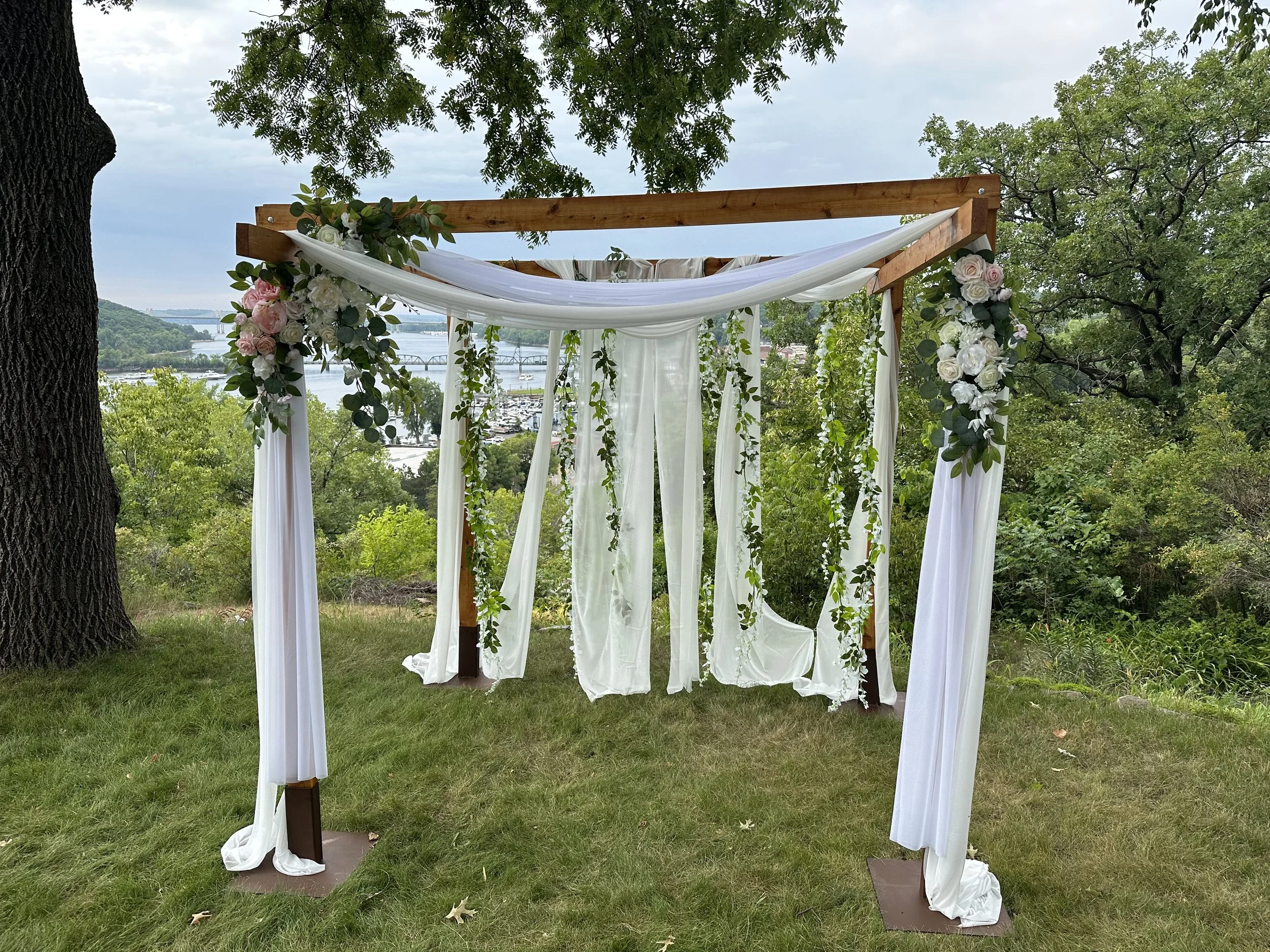 Dark Cedar Chuppah