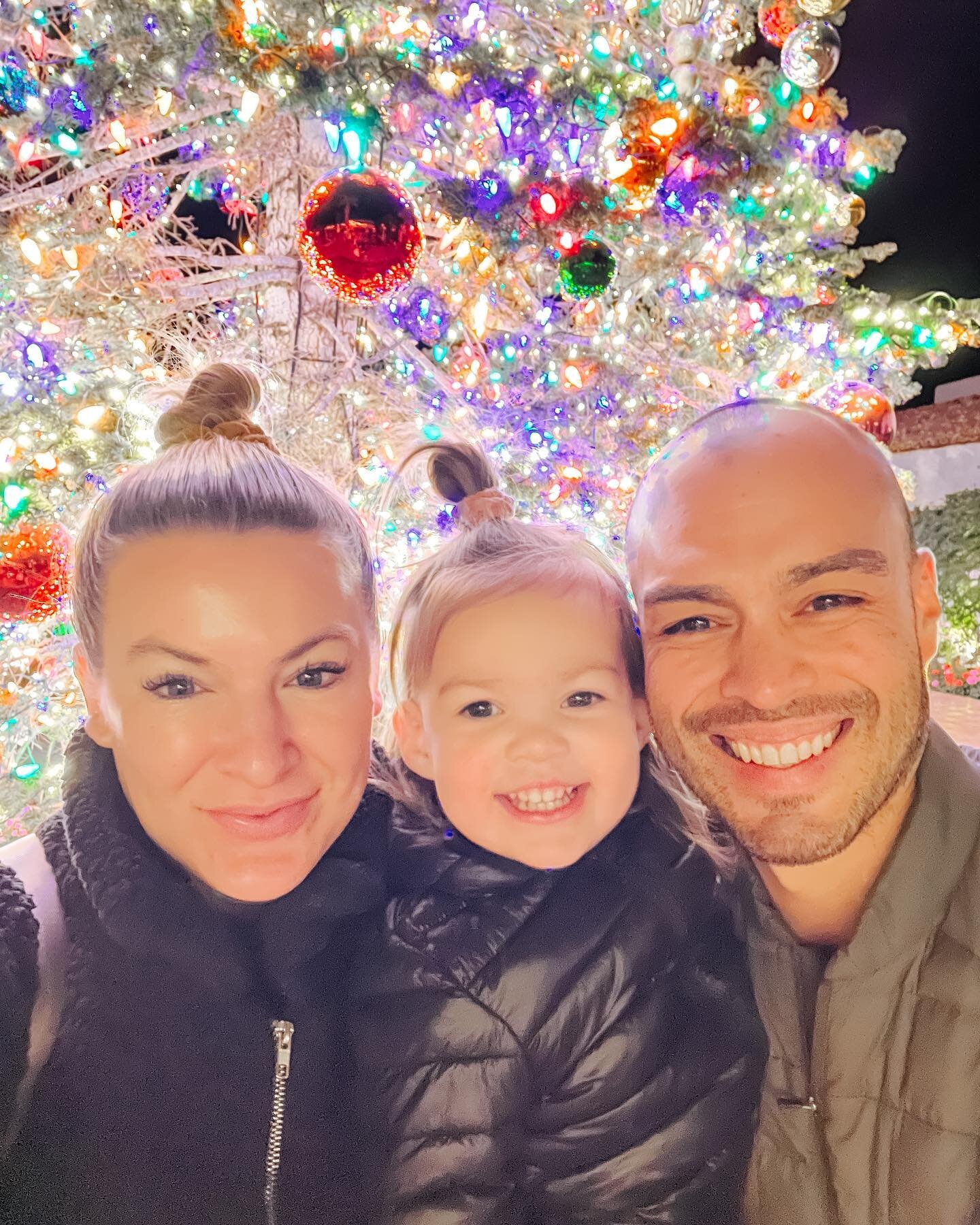 Happy Holidays from The Tardif Family ❤️ hope you all are enjoying this time with your loved ones too