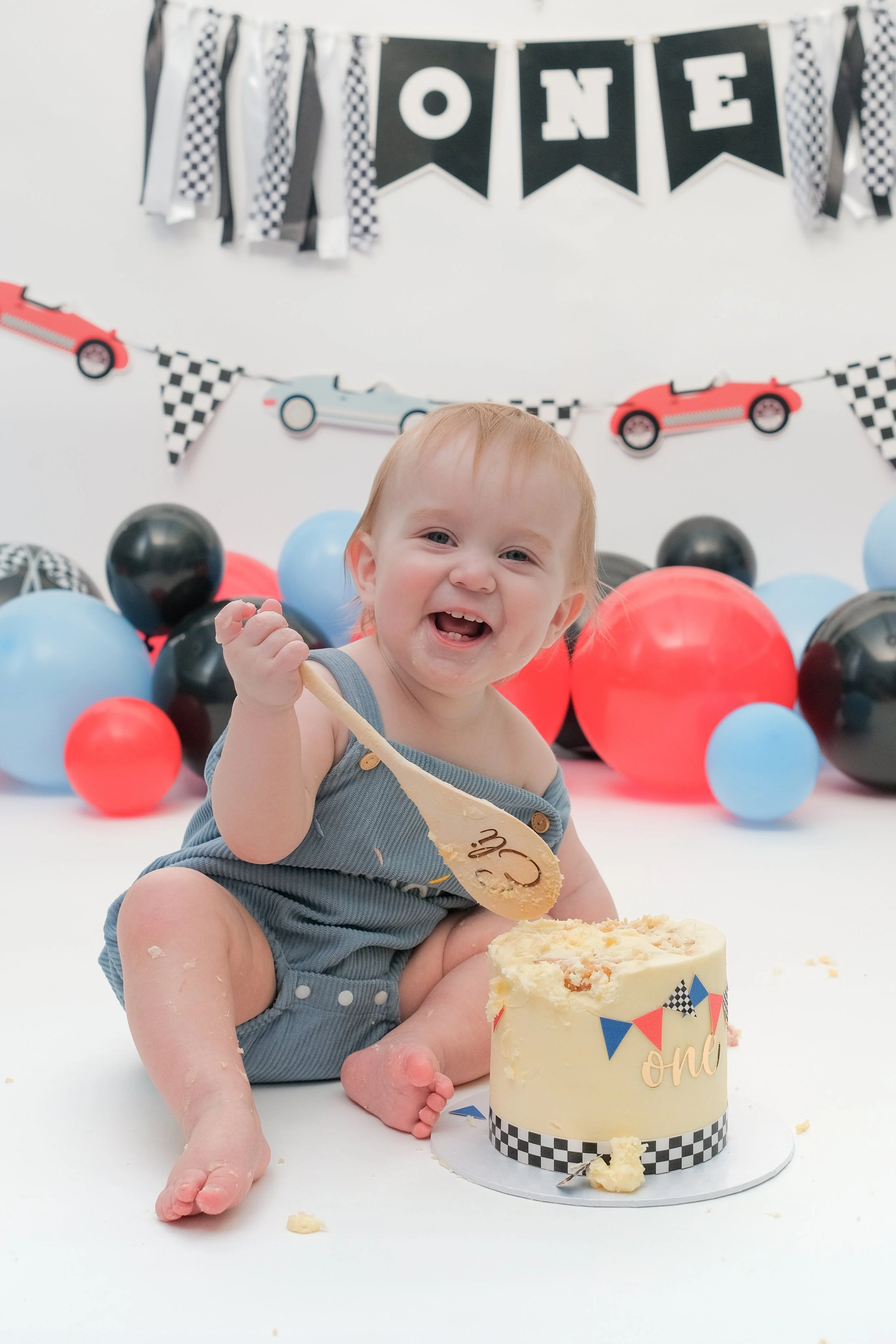 Eli's CakeSmash17.jpg