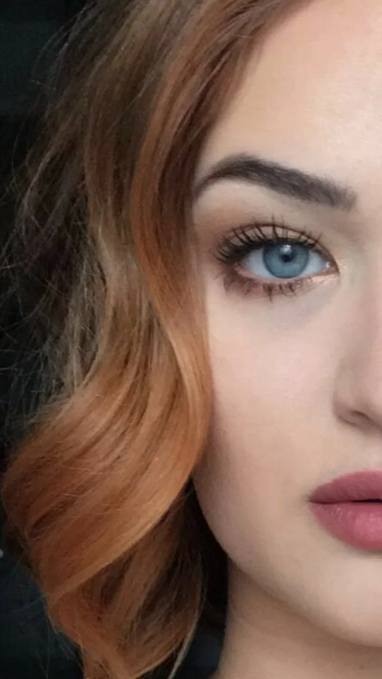 Beautiful girl with copper hair and blue eyes I Chicago best hair colorist