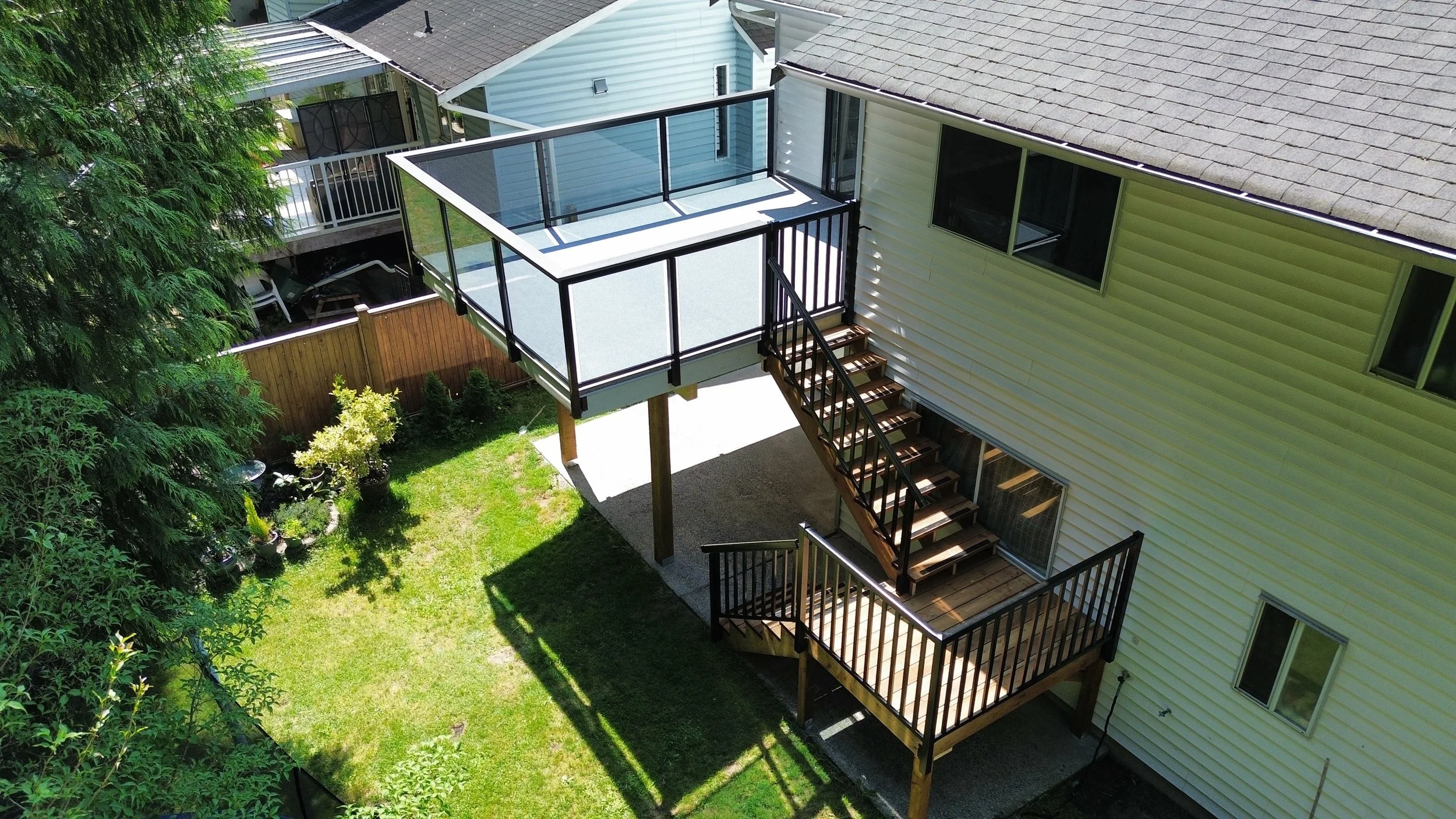Maple Ridge Vinyl Deck
