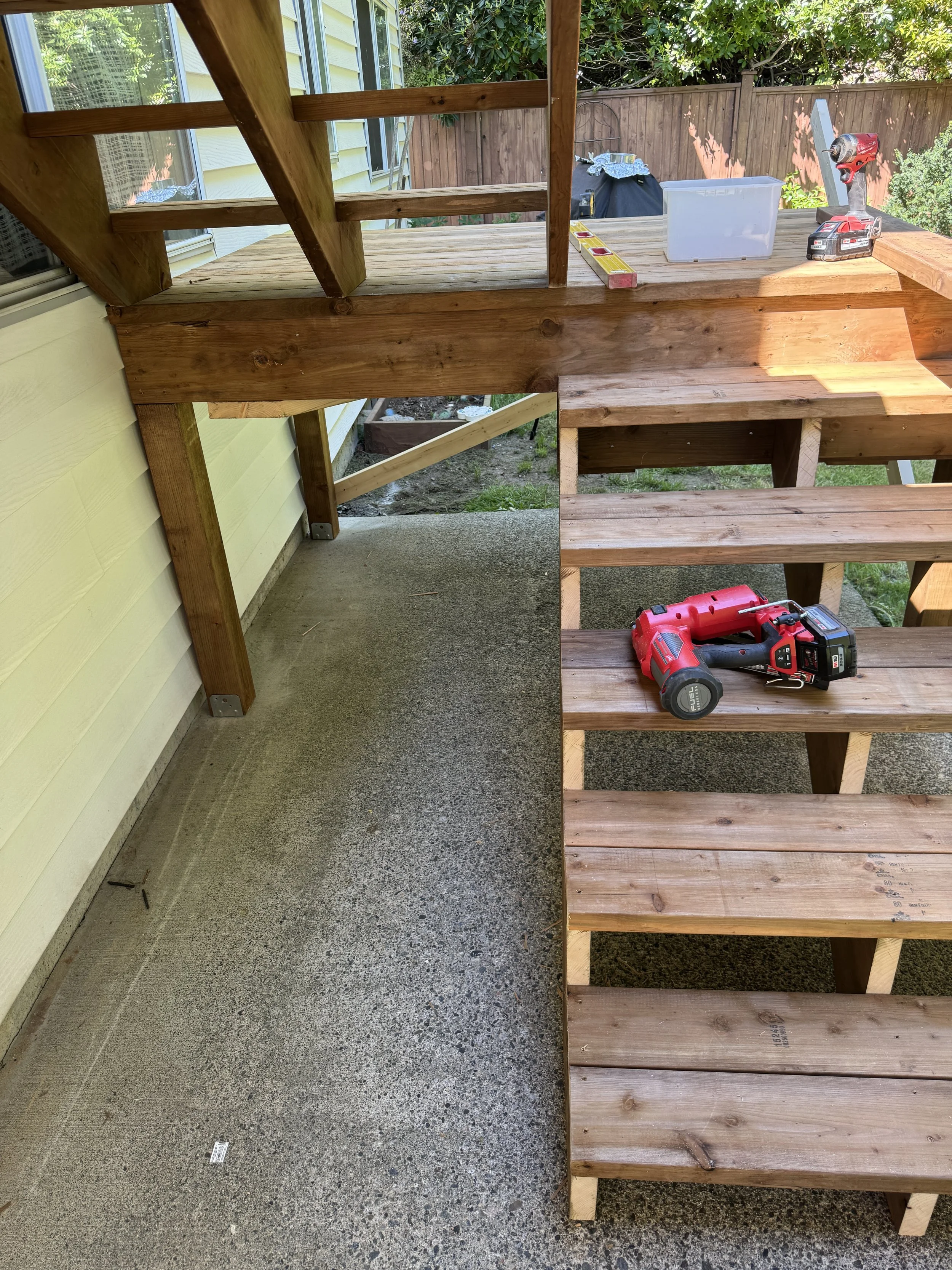 Maple-ridge-vinyl deck-4.jpg