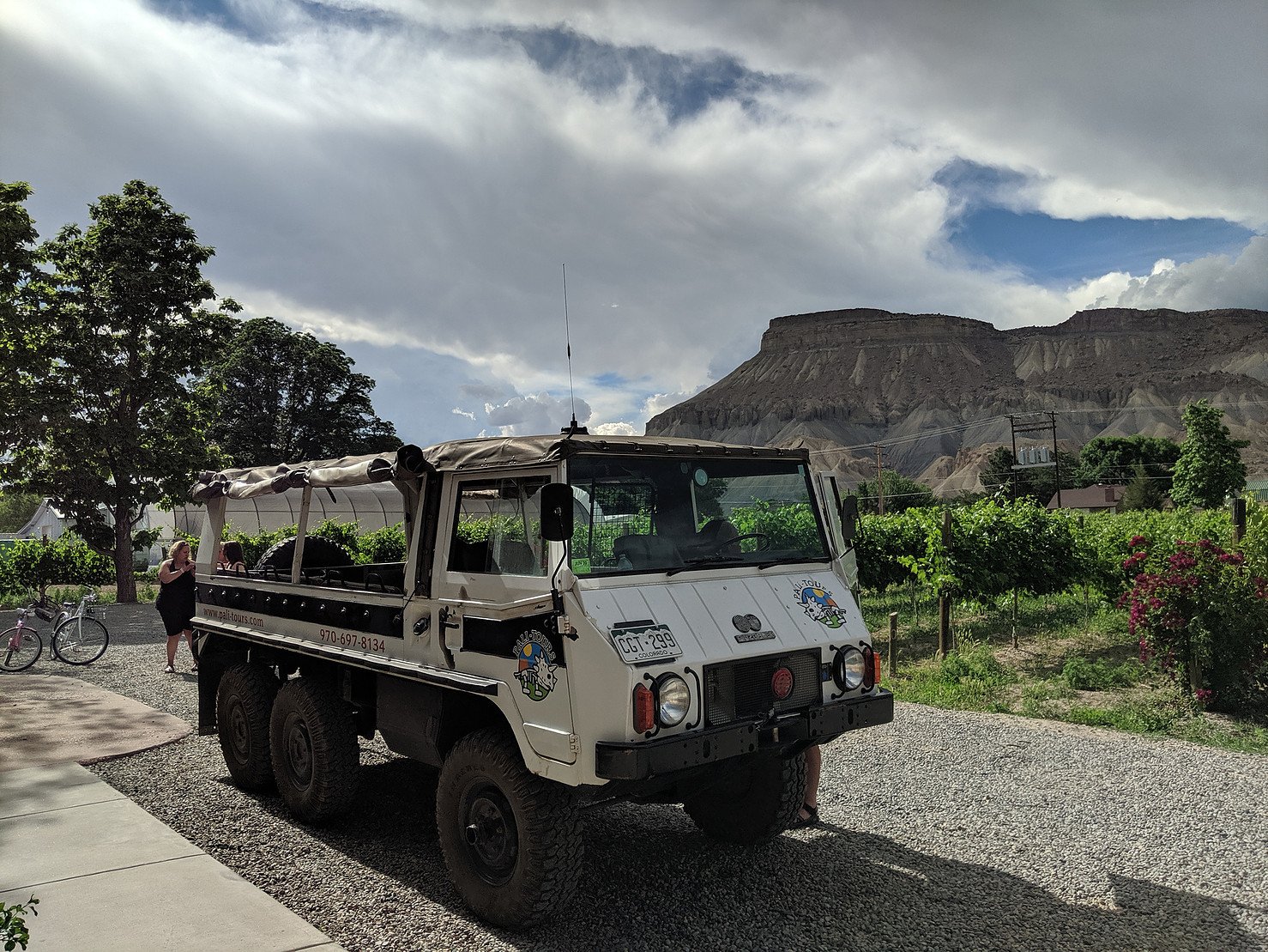 Pali tour truck