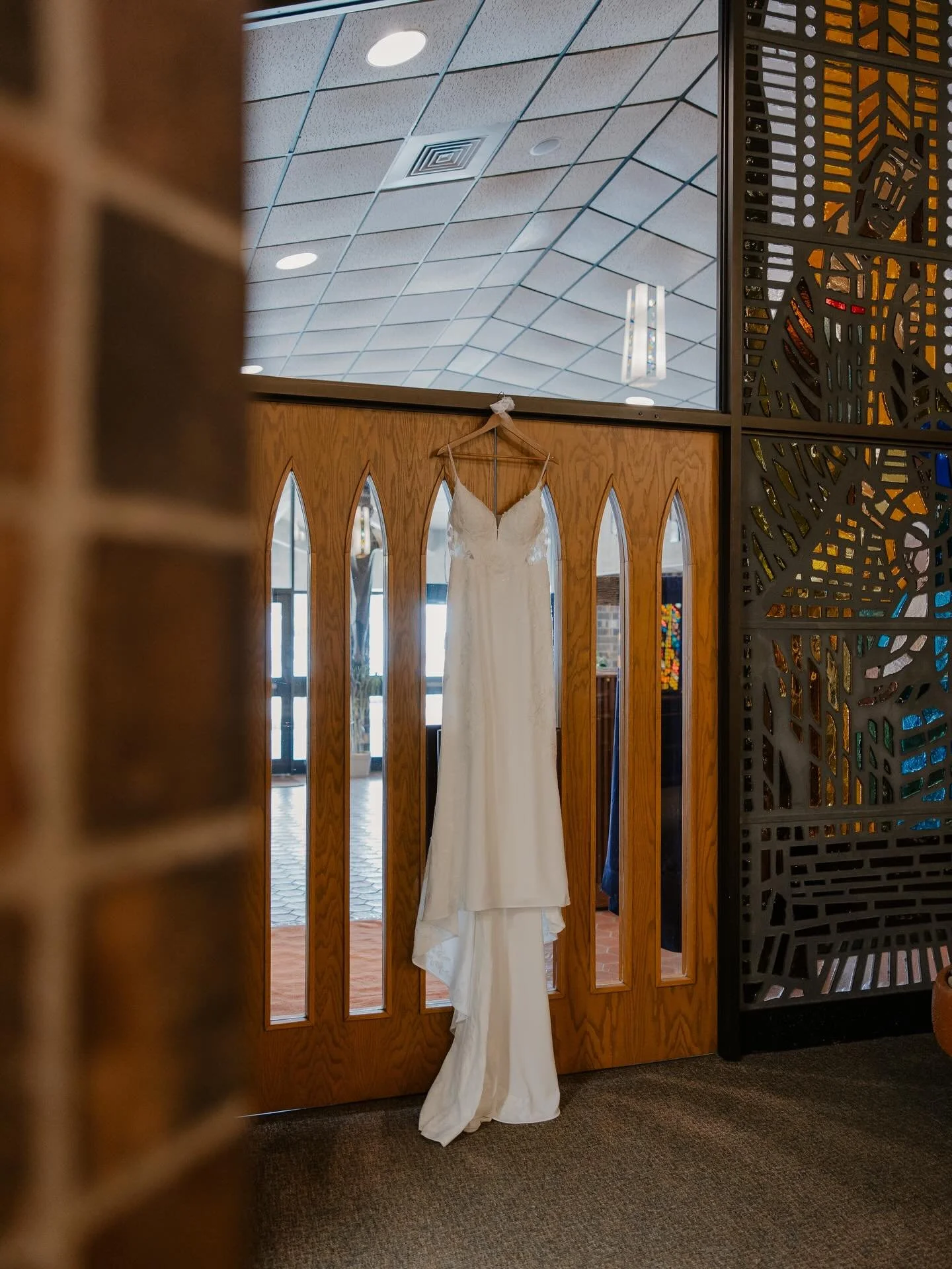 The first wedding of 2026 was a good one - a cold one, but so so good 🥹 

#iowaweddingphotographer #iowawedding #midwestweddingphotographer #februarywedding