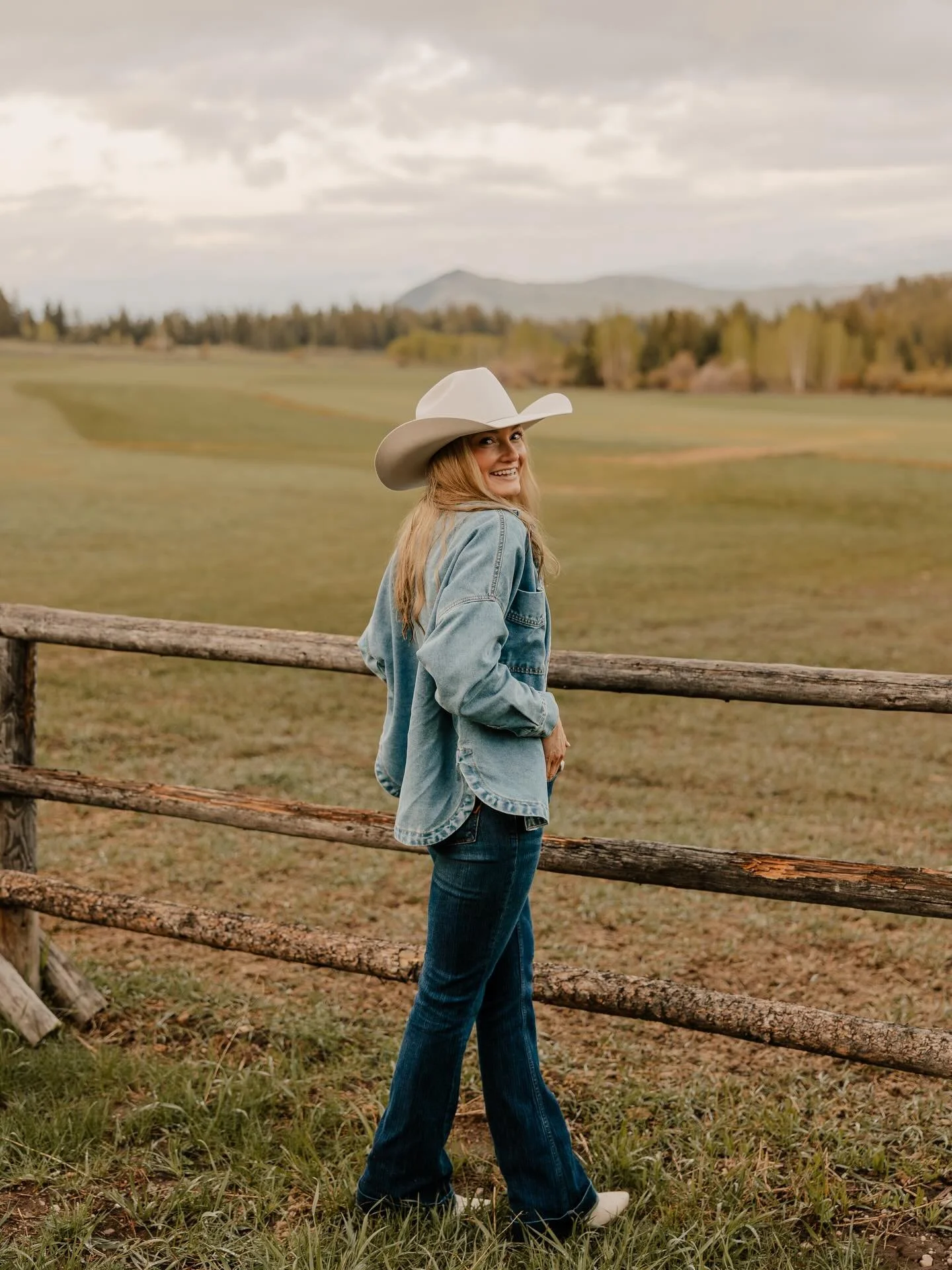 It&rsquo;s #NationalAgDay 🌽🚜

One of my first passions, the backbone of our world, and something I&rsquo;ll always feel strongly to promote. I wouldn&rsquo;t be who I am without it 🤠

#westernwedding #westernweddingphotographer #iowaphotographer #
