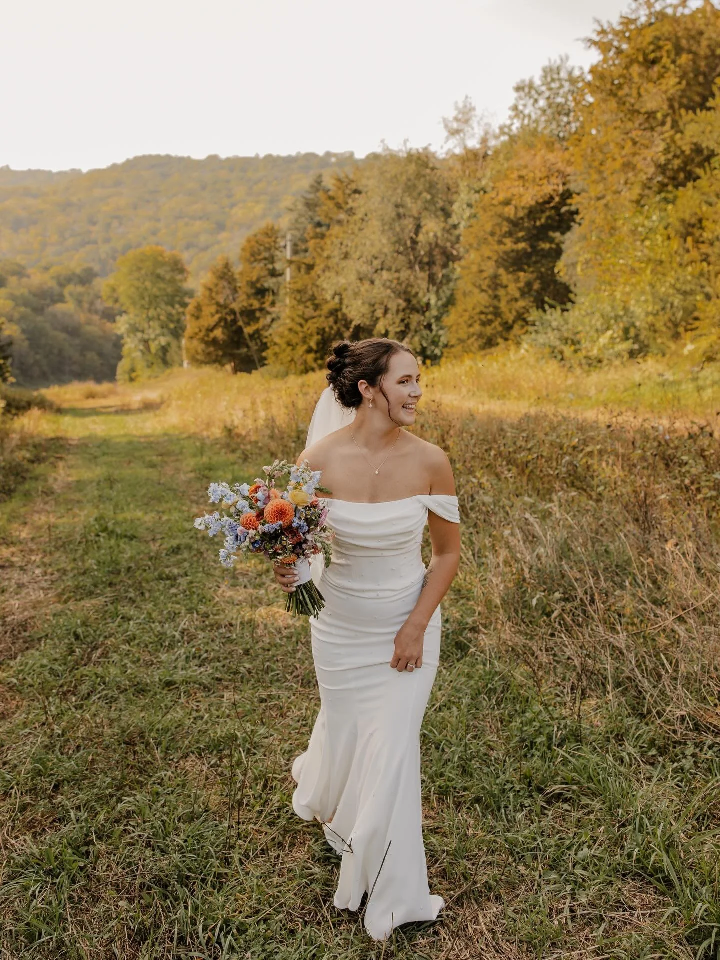 Finally getting some spring vibes here in Iowa 🤩
I cannotttt wait to see all my spring wedding florals! 🪻🌷

#iowaweddingphotographer #midwestweddingphotographer #elopementphotographer #destinationweddingphotographer #texasweddingphotographer