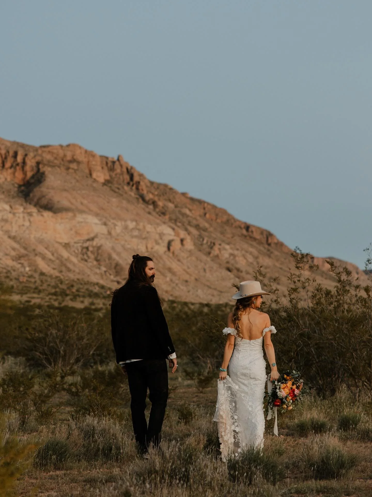 I&rsquo;ve never been one who loves to be told what to do - just ask my mom 🤪

This is probably why I loooove elopements, you truly get to do whatever YOU WANT! 

If that means hiking up a mountain, skiing down a mountain, or walking into the courth