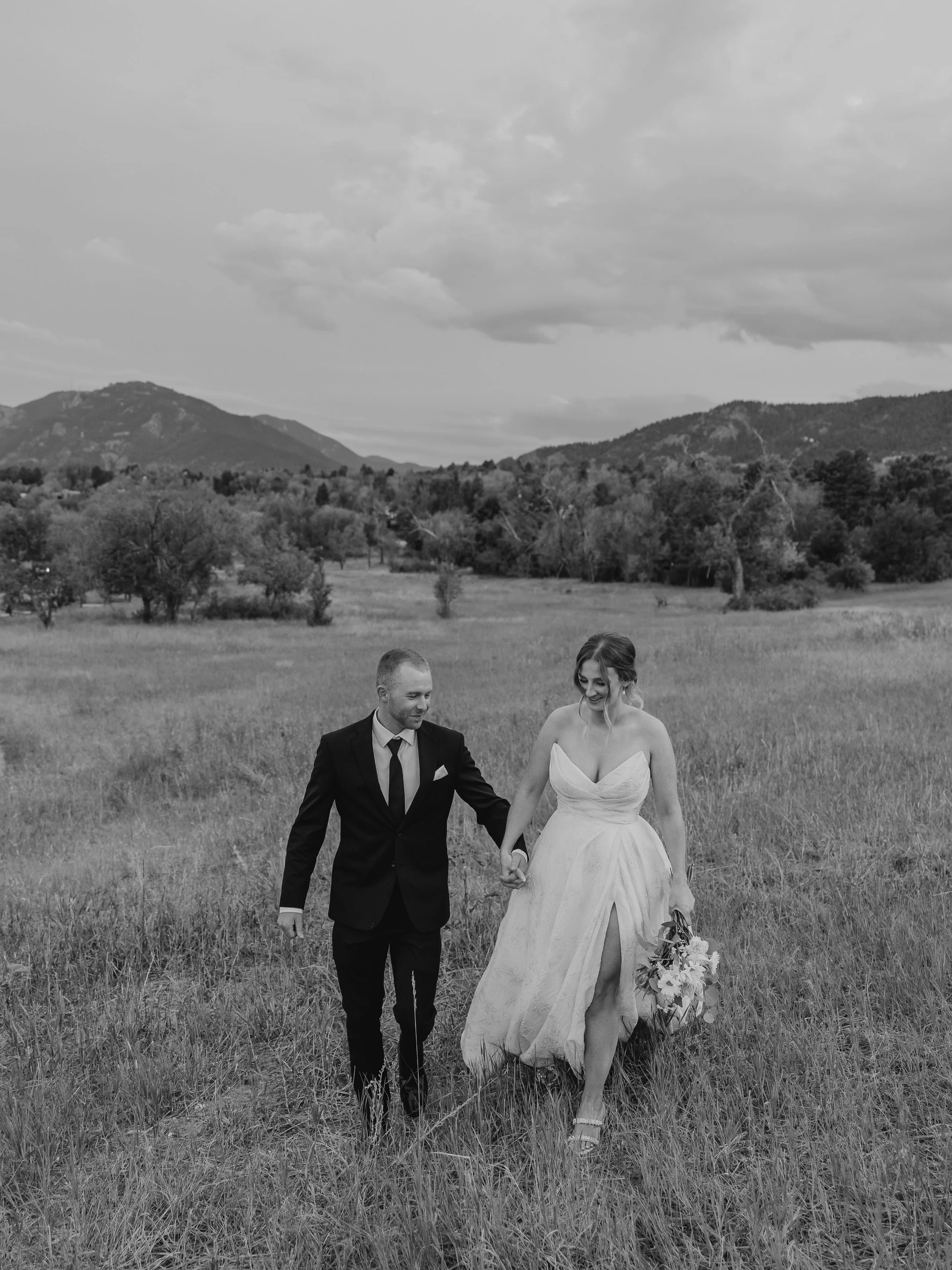 Sooo ready to head back to Colorado Springs in July! 🤩

Still a few dates left to snag this year for an elopement or wedding! 

#iowaweddingphotographer #coloradoelopement #coloradoelopementphotographer #elopementphotographer #elopementphotography