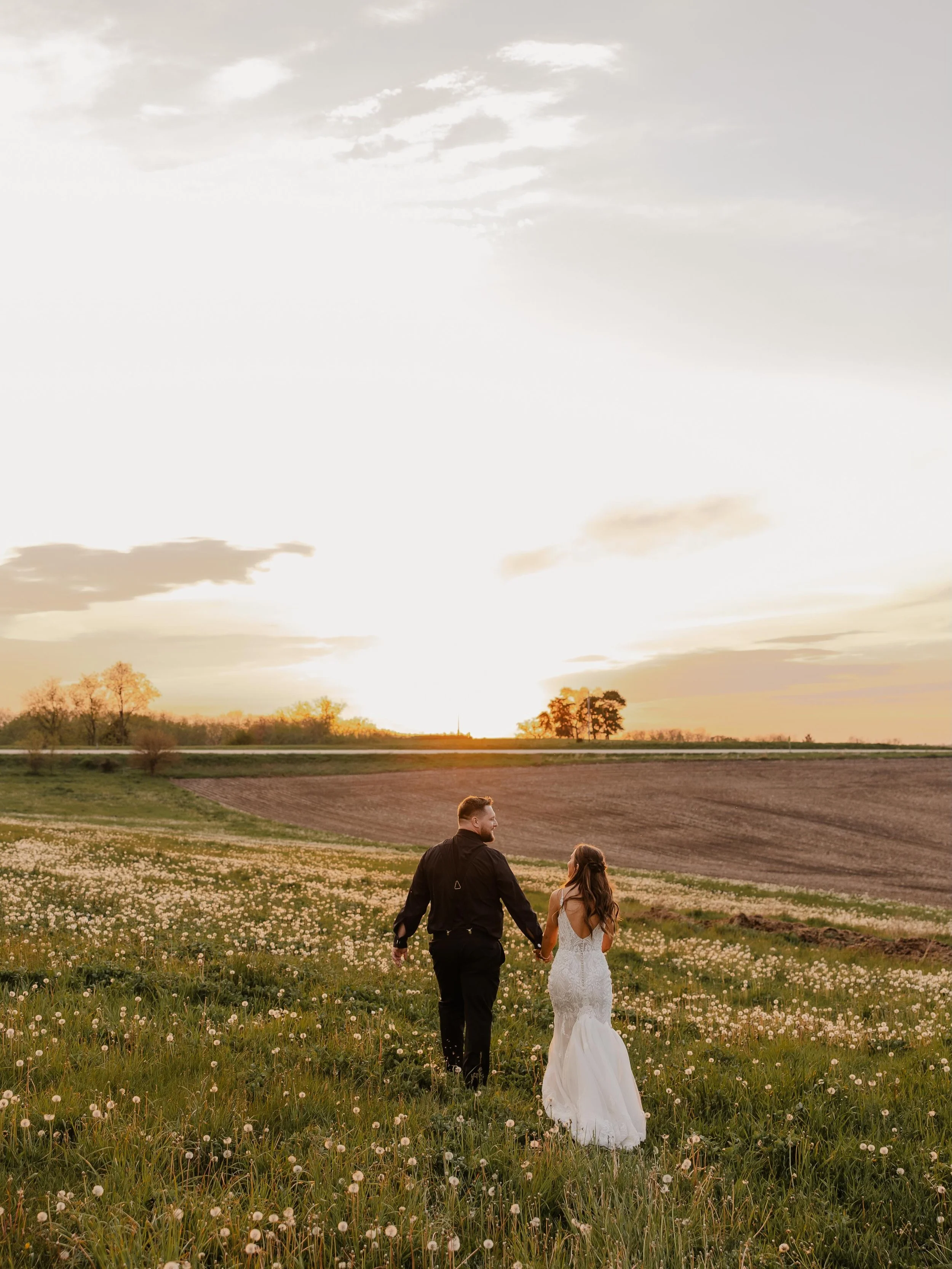 the zanders!!!! 🩵

More WI weddings please!

#iowaweddingphotographer #midwestweddingphotographer #texasweddingphotographer #wisconsinweddingphotographer #elopementphotographer