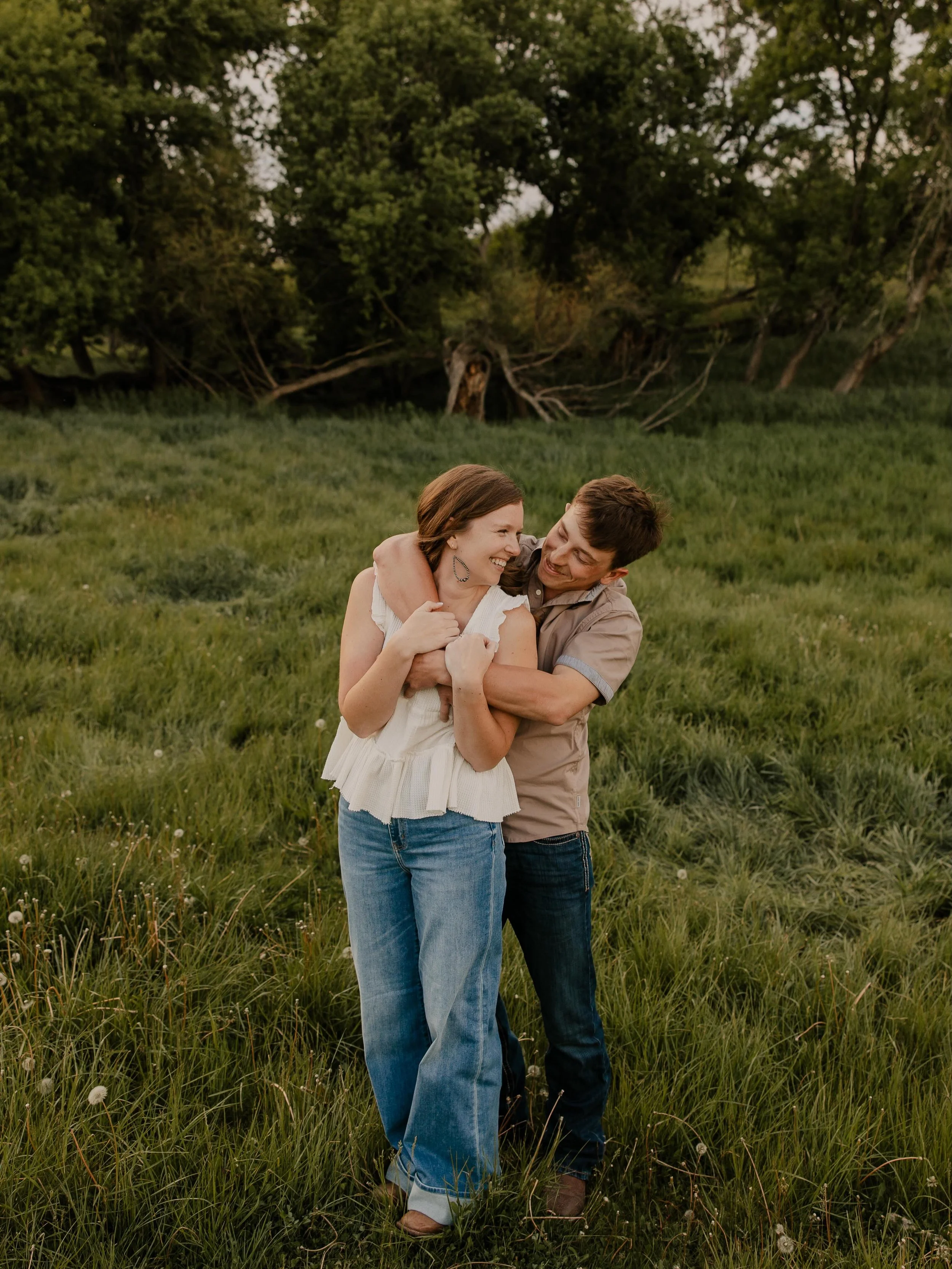 Happy JUNE 🤩 summer is finally here! 

#iowaweddingphotographer #engagementsession #midwestweddingphotographer #texasweddingphotographer #oklahomaweddingphotographer