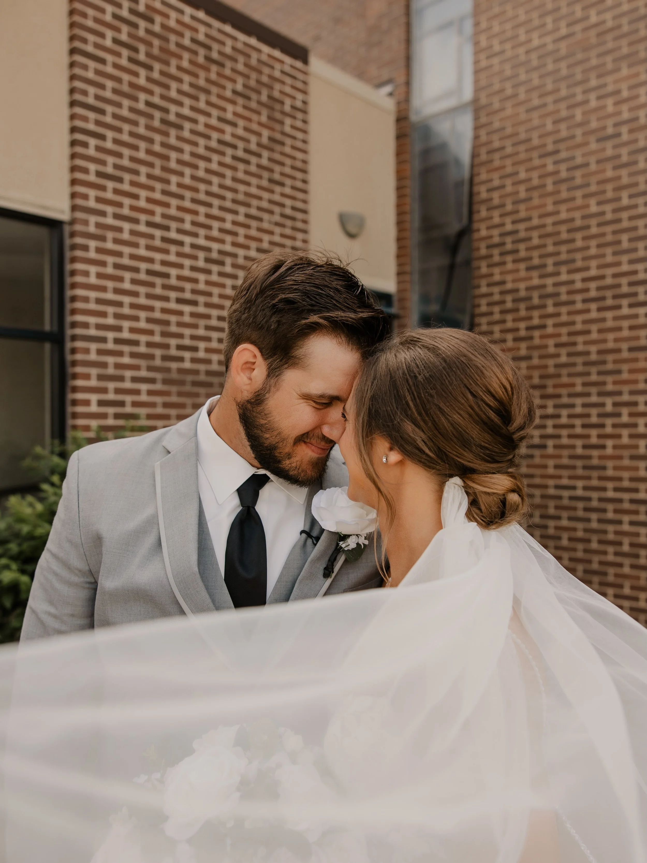 Such a fun day with the Boardmans + crew 🤩

#iowaweddingphotographer #midwestweddingphotographer #elopementphotographer #texasweddingphotographer #coloradoweddingphotographer