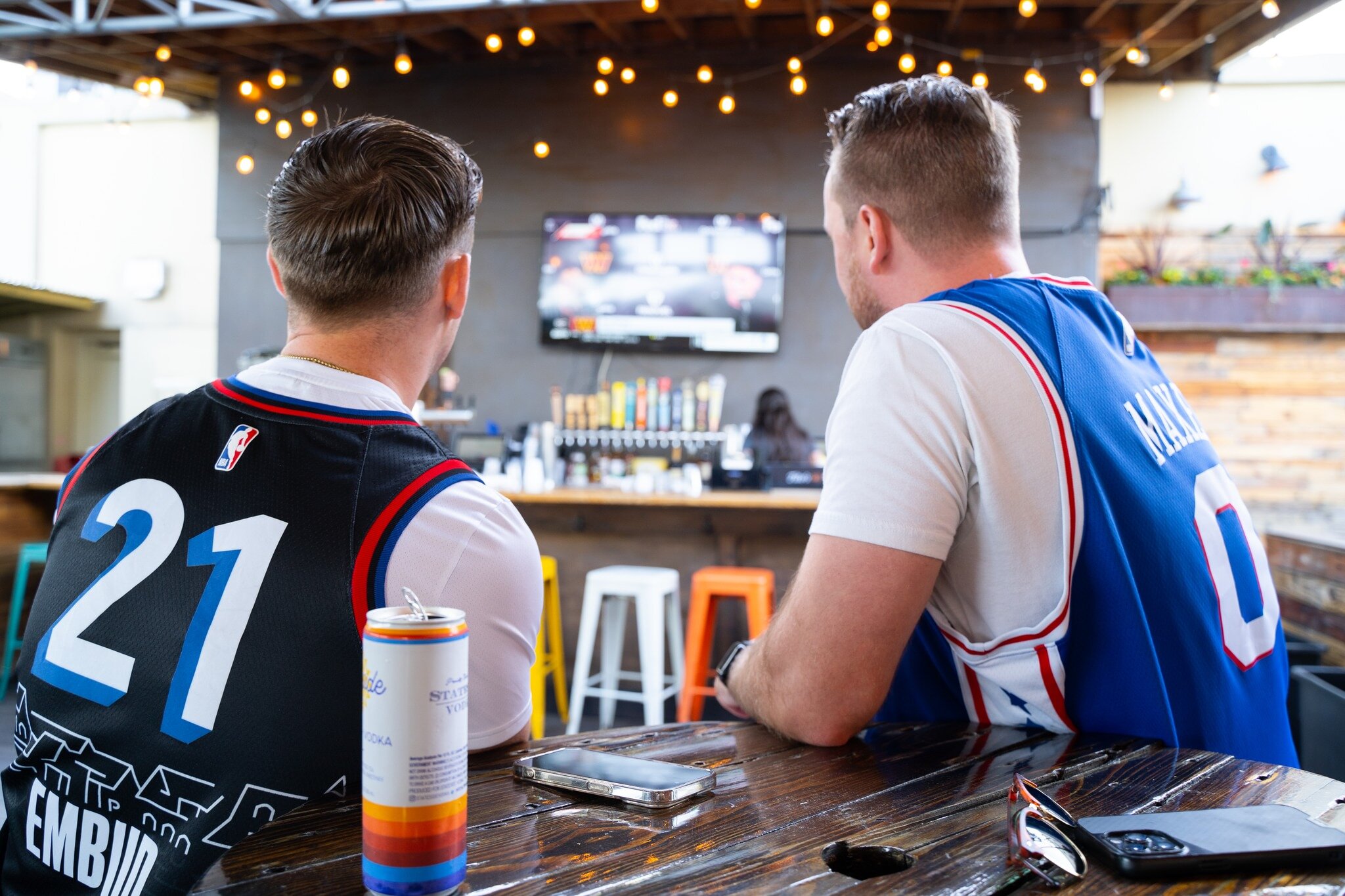 Come join us for the @sixers tonight at 7:30pm 🏀 🍻 
Stop in or make your reservations now!
@mcali_215 📸 
#phillyview #phillyphilly #phillywaterfront #phillydrinks #phillyeats #morganspier #phillydance #phillyfood #phillyfun #phillylove #discoverph