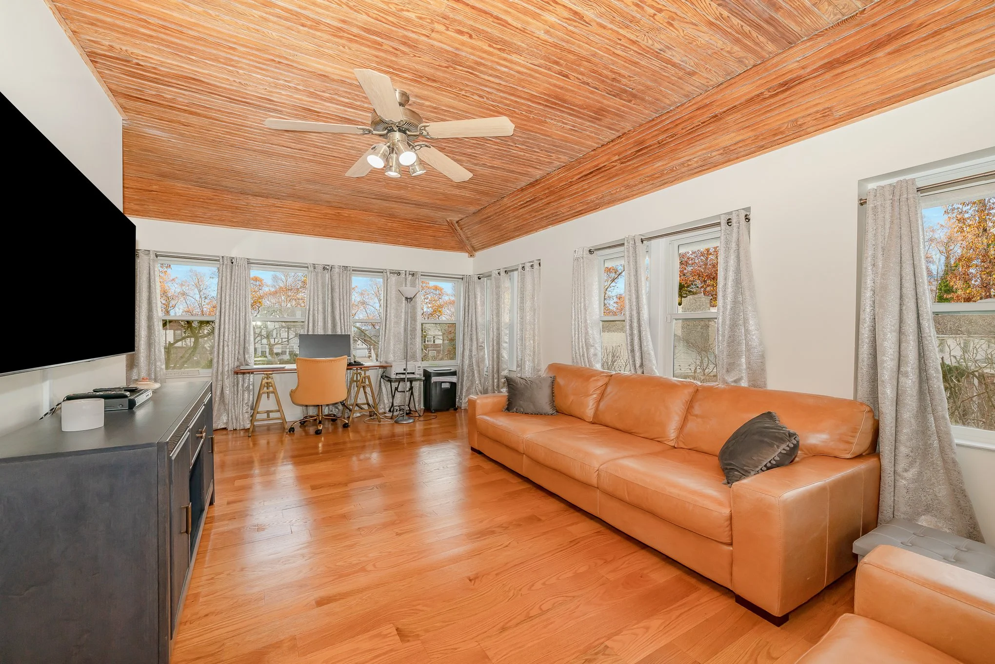 181-23 Henley Rd-12.jpg