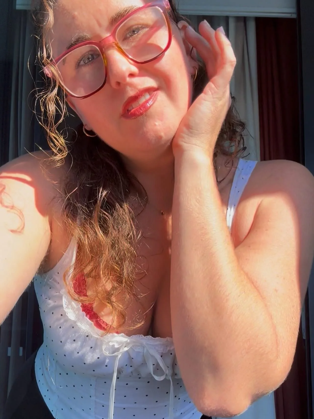 Feeling hungry? Let me be your little Valentine&rsquo;s Day snack 🍓🌹