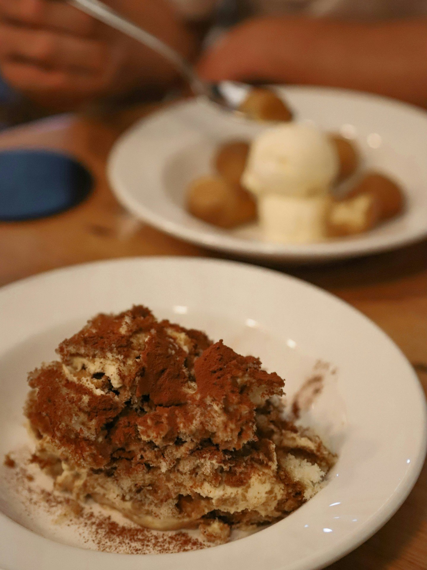 If you needed a sign for tonight&hellip; this is it ☕ 🍨

Dinner, dessert, good wine, and a table worth settling into.

Dinner service tonight, a few spots left.