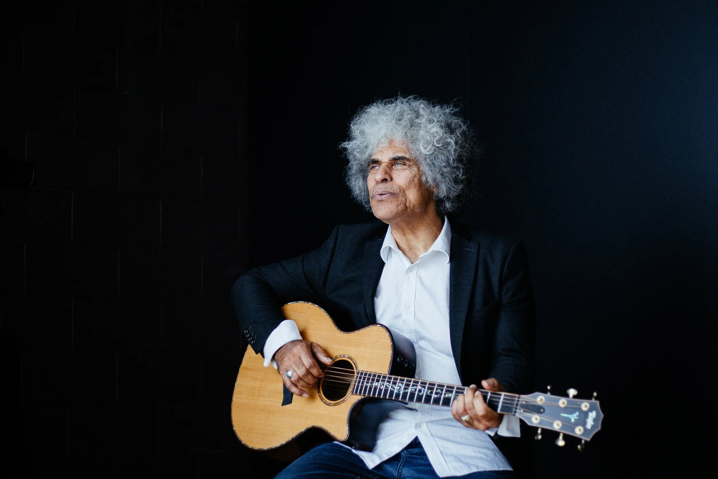 Sunday Concert: Paul Ubana Jones