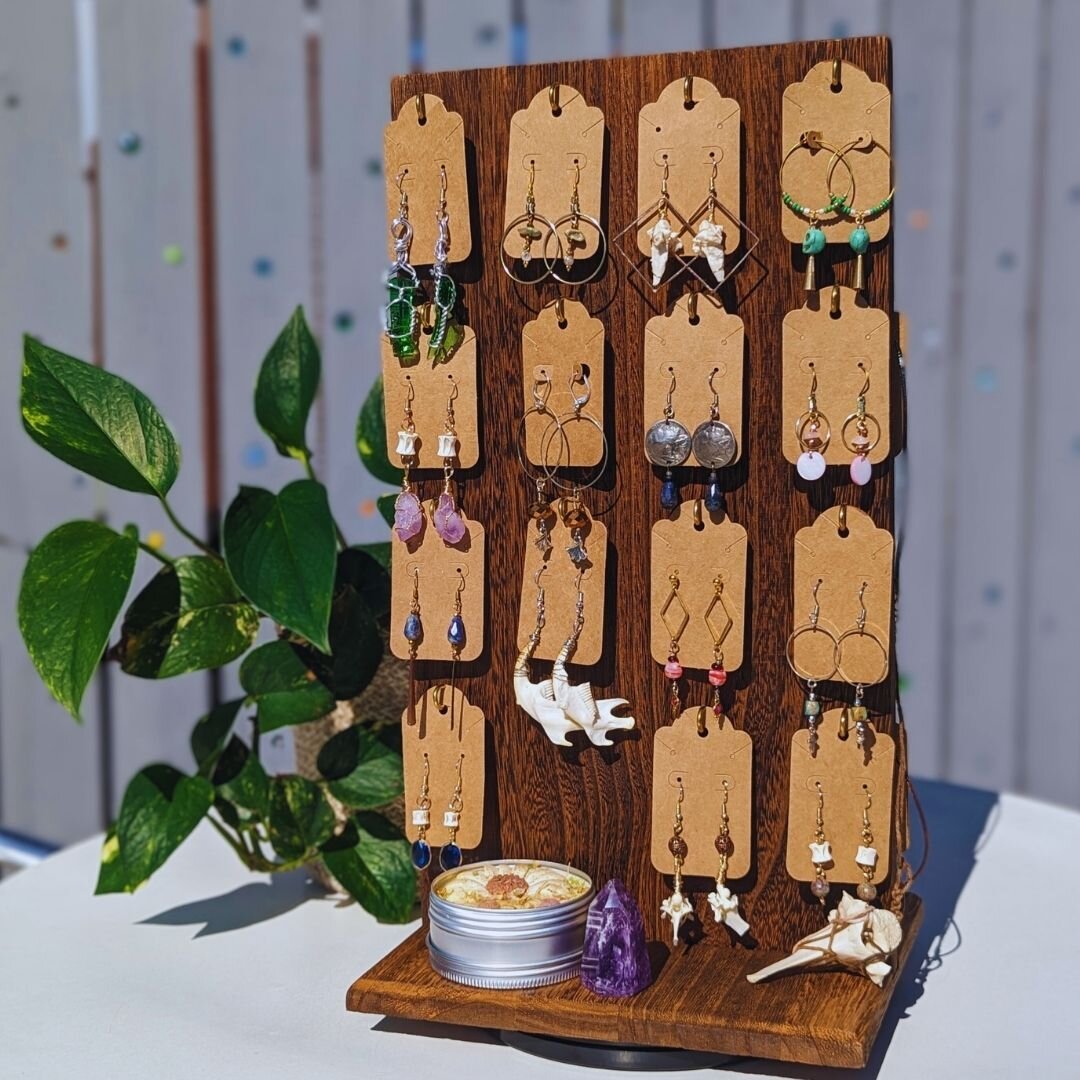 We love getting to use our retail space to showcase local artists and small business owners, and we are super excited to be partnered with @legacymakings to connect our customers with Madeline&rsquo;s beautiful handmade jewelry! 💎 We are currently c