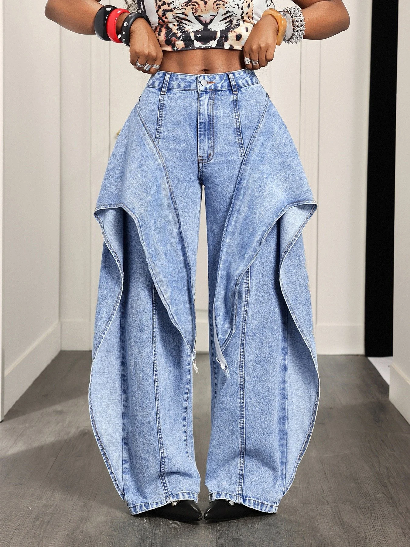 SheWildHigh-WaistedRuffledWide-LegJeans0.jpg