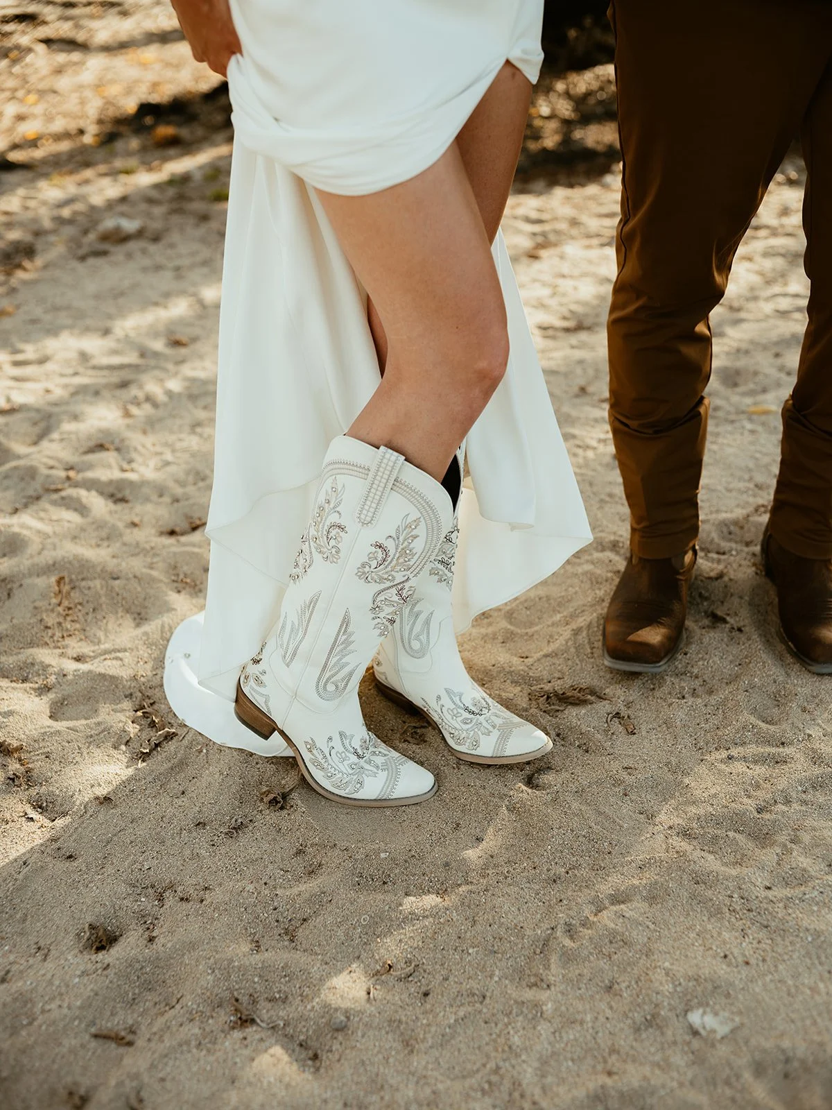 20250511_Beach_Sunset_Elopement_Hawaii_0017.jpg