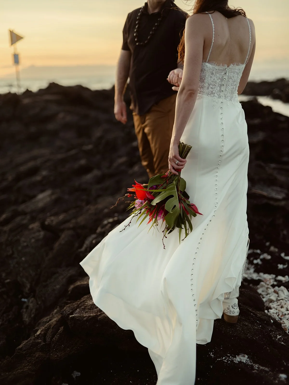 20250511_Beach_Sunset_Elopement_Hawaii_0135.jpg