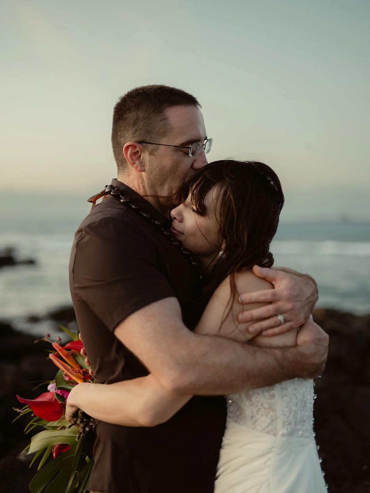 20250511_Beach_Sunset_Elopement_Hawaii_0142.jpg