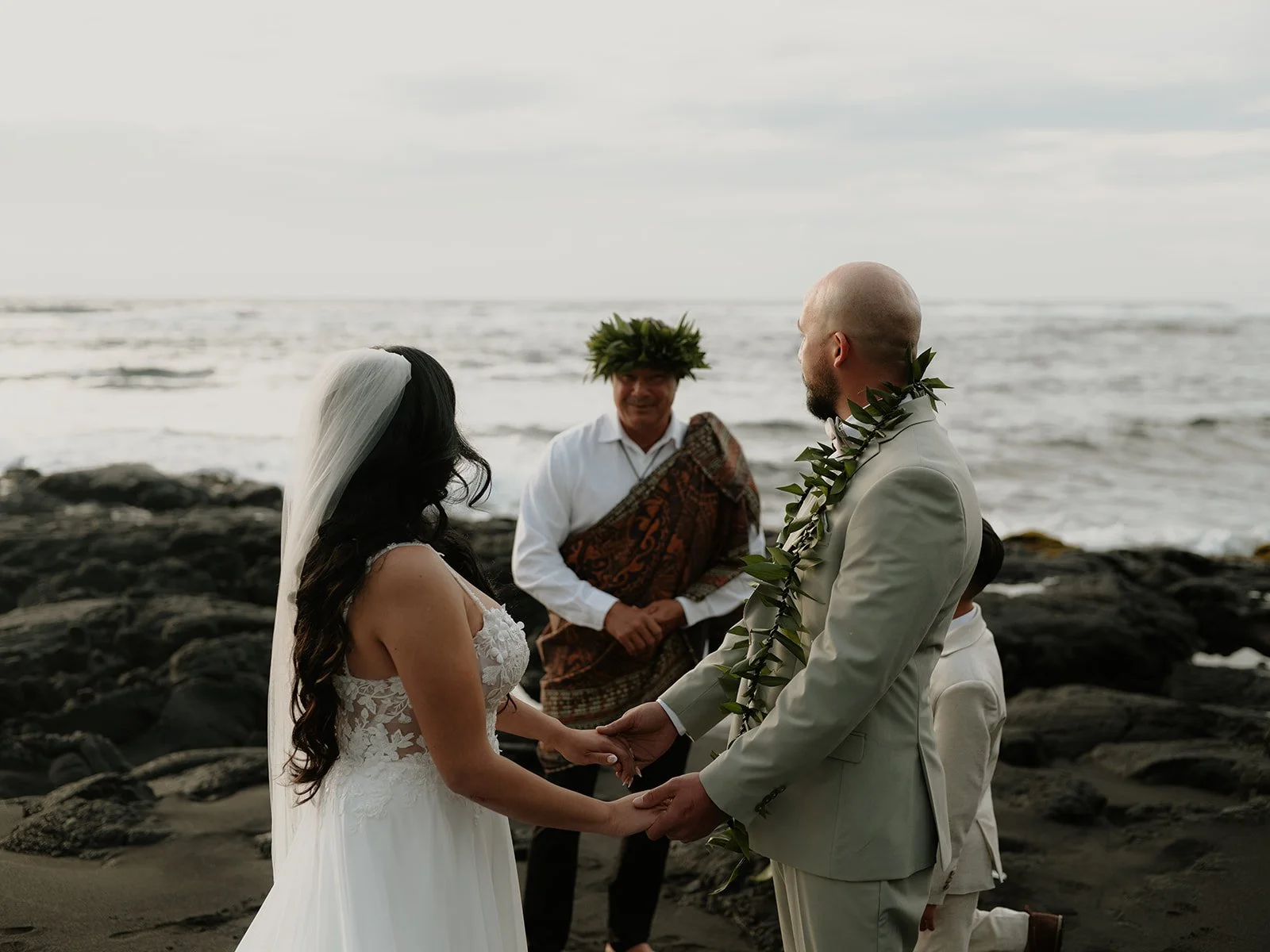 black_sand_beach_elopement-0015.jpg
