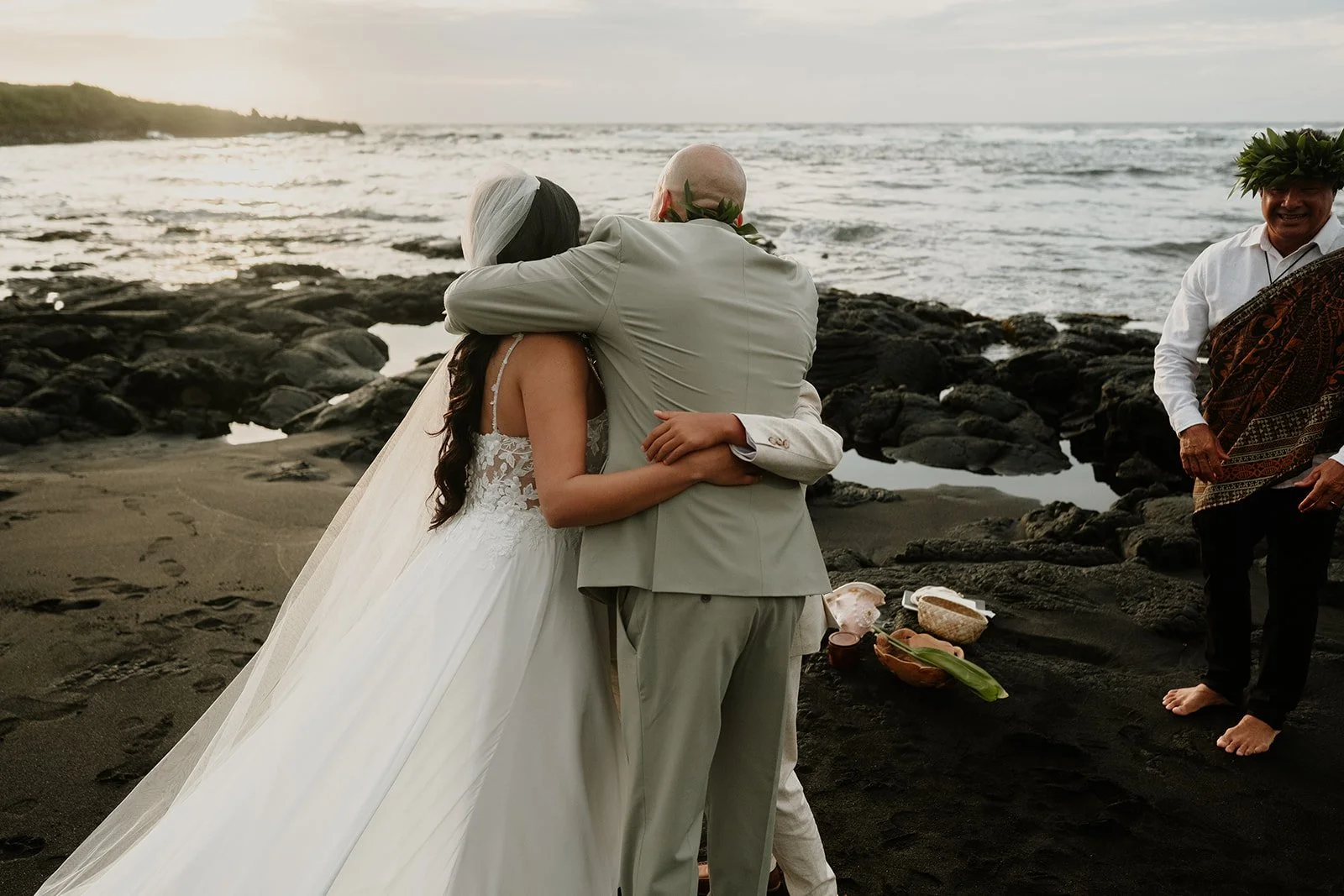 black_sand_beach_elopement-0059.jpg