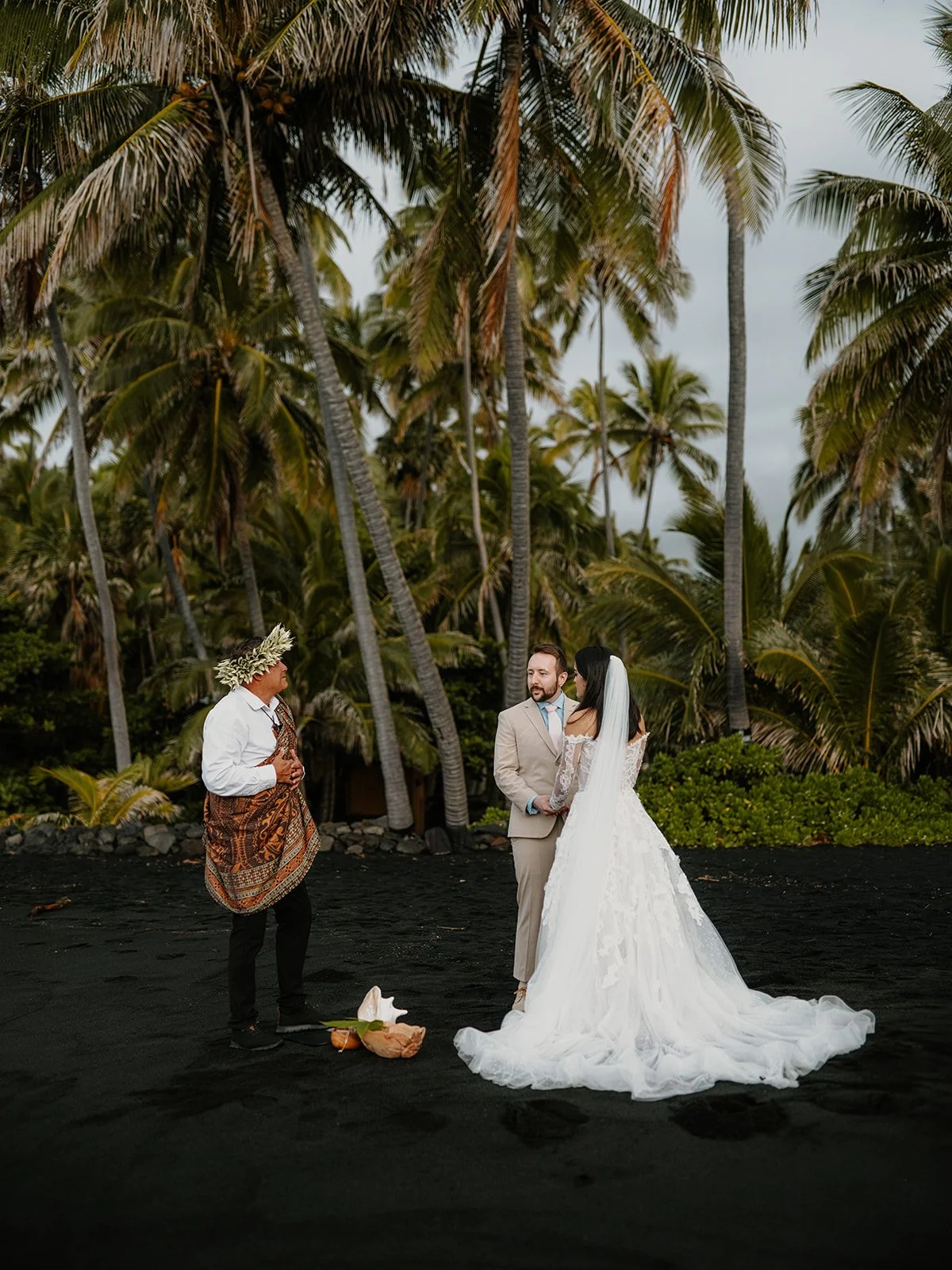 Kahu Tom Officiant