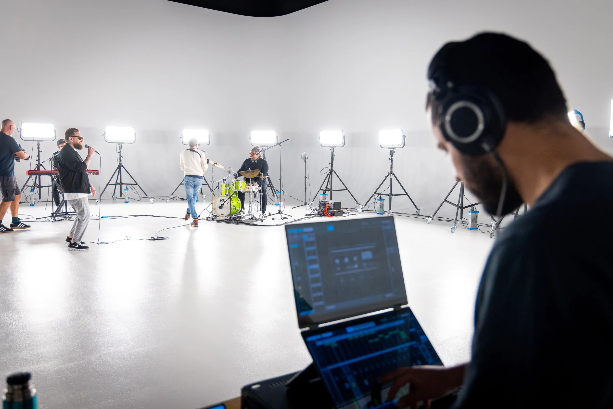 Emerson studio shoot_Oct24-082.jpg