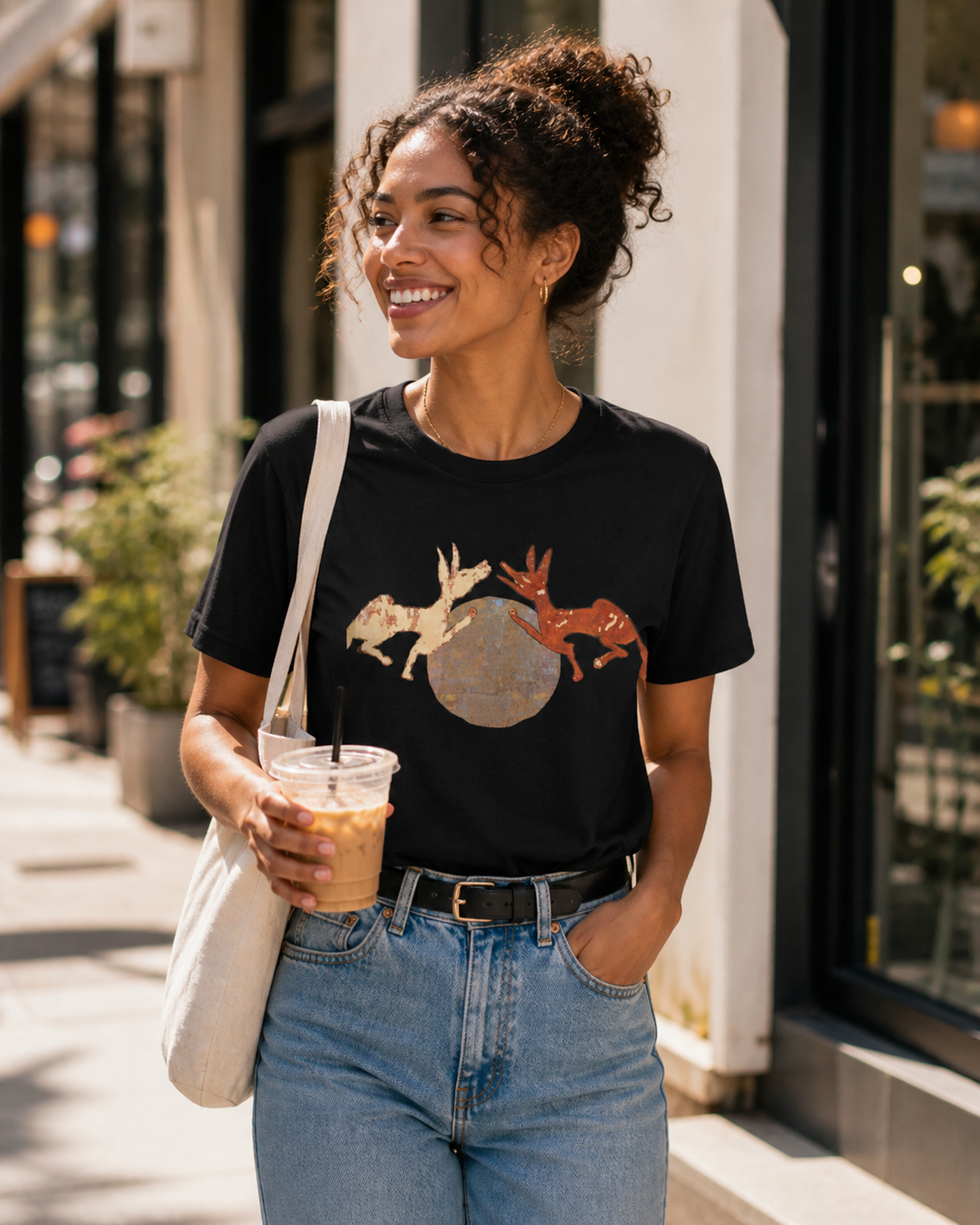 female_mockup_01_black_street.png