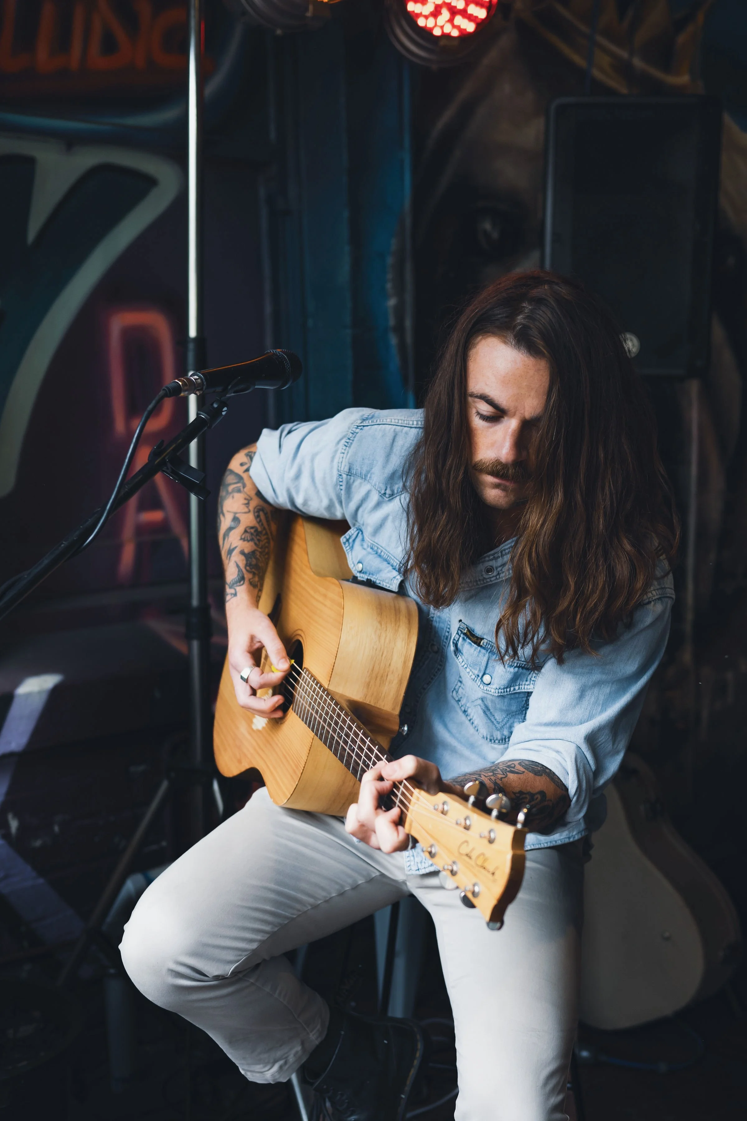 LIVE MUSIC: CHRIS VLATKO