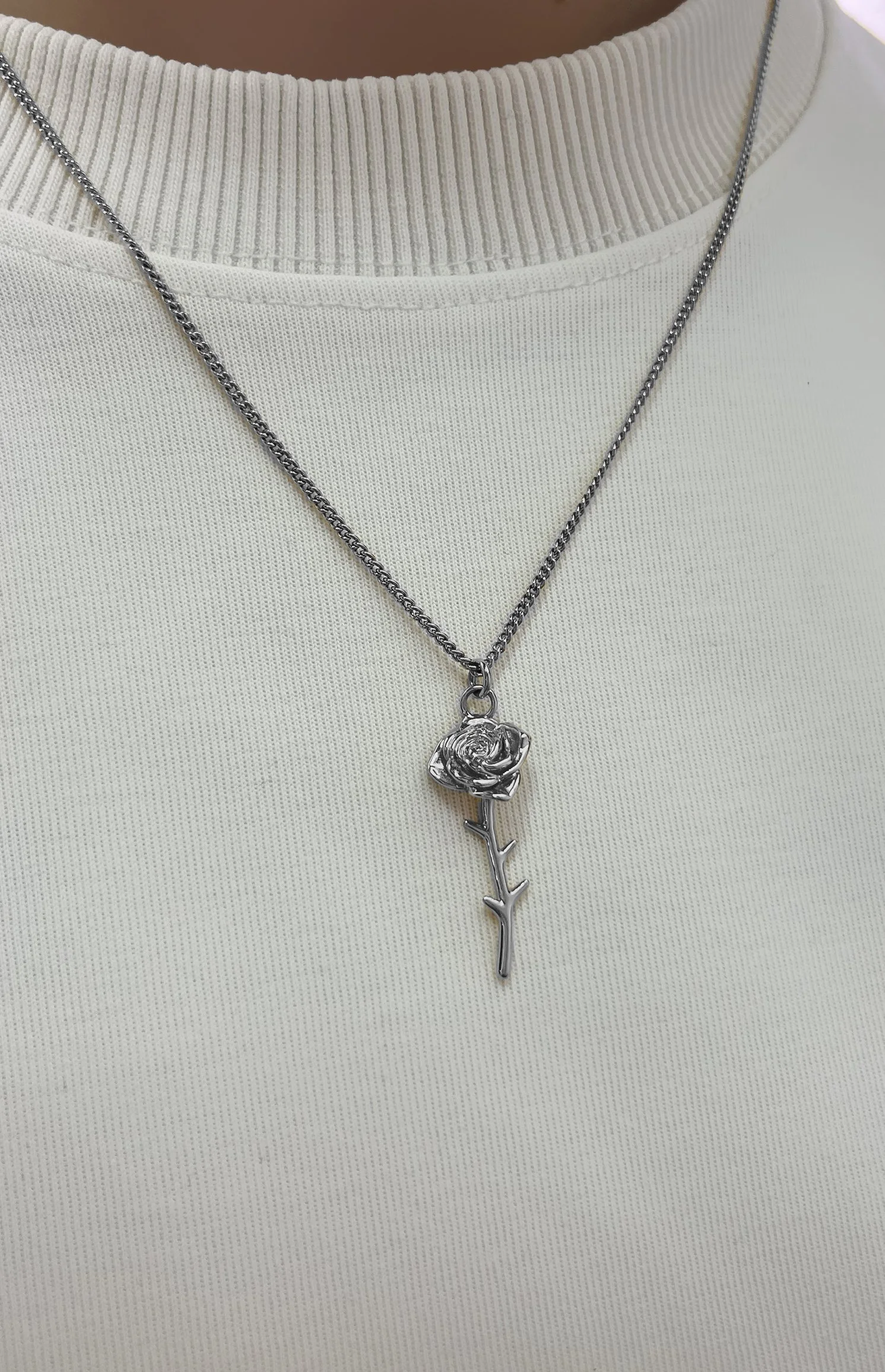 rosa colgalnte rodio .jpg