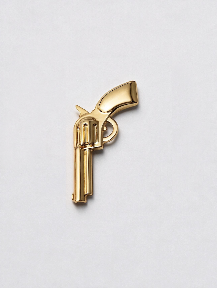 PISTOLA PENDIENTE -OREJA IZQUIERDA