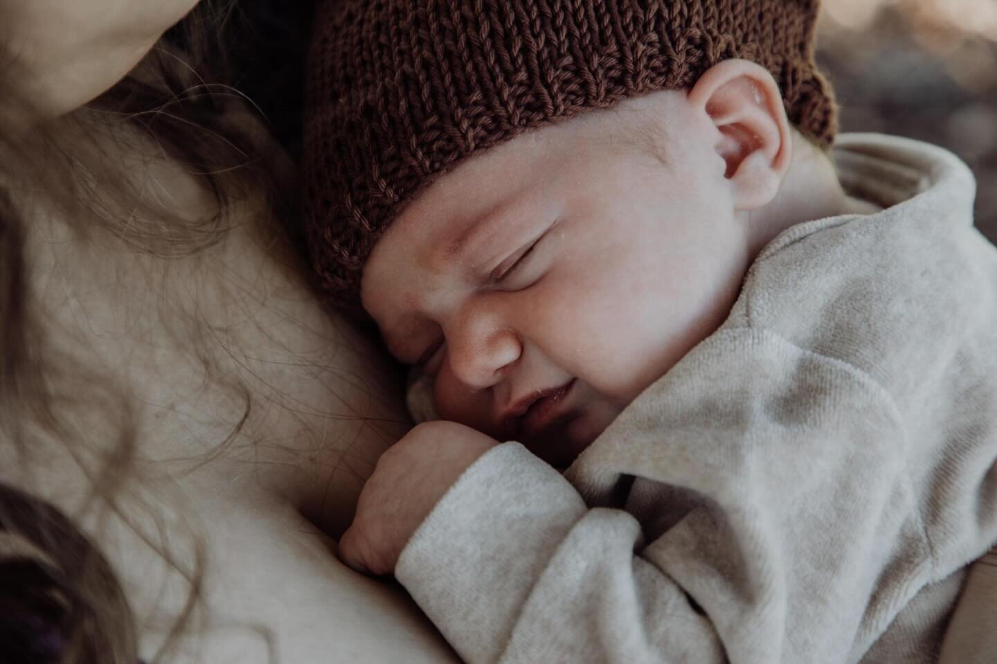 For the Taylor Swift fans this photo here just gives me RED vibes! Absolutely loving it so much. Willow baby girl! You&rsquo;re so precious. You were absolutely amazing today!  Jordan, you are absolutely glowing!! @milduraphotography #motherhood #new