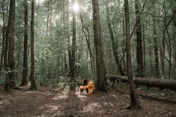 3 Childhood Experiences That Can Cause Attachment Trauma