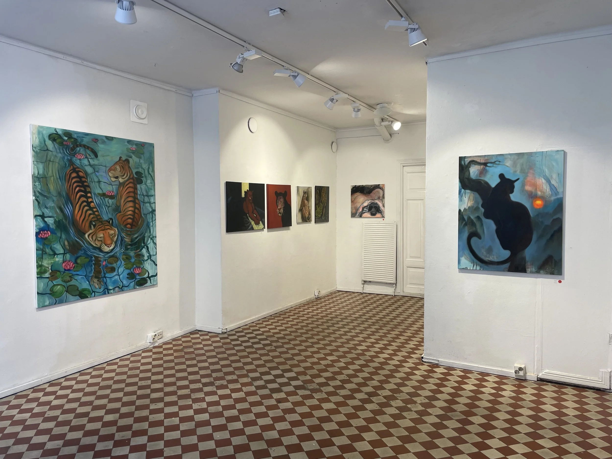 Muovikukkaviidakko at Gallery Kalleria, Helsinki Finland, 2023