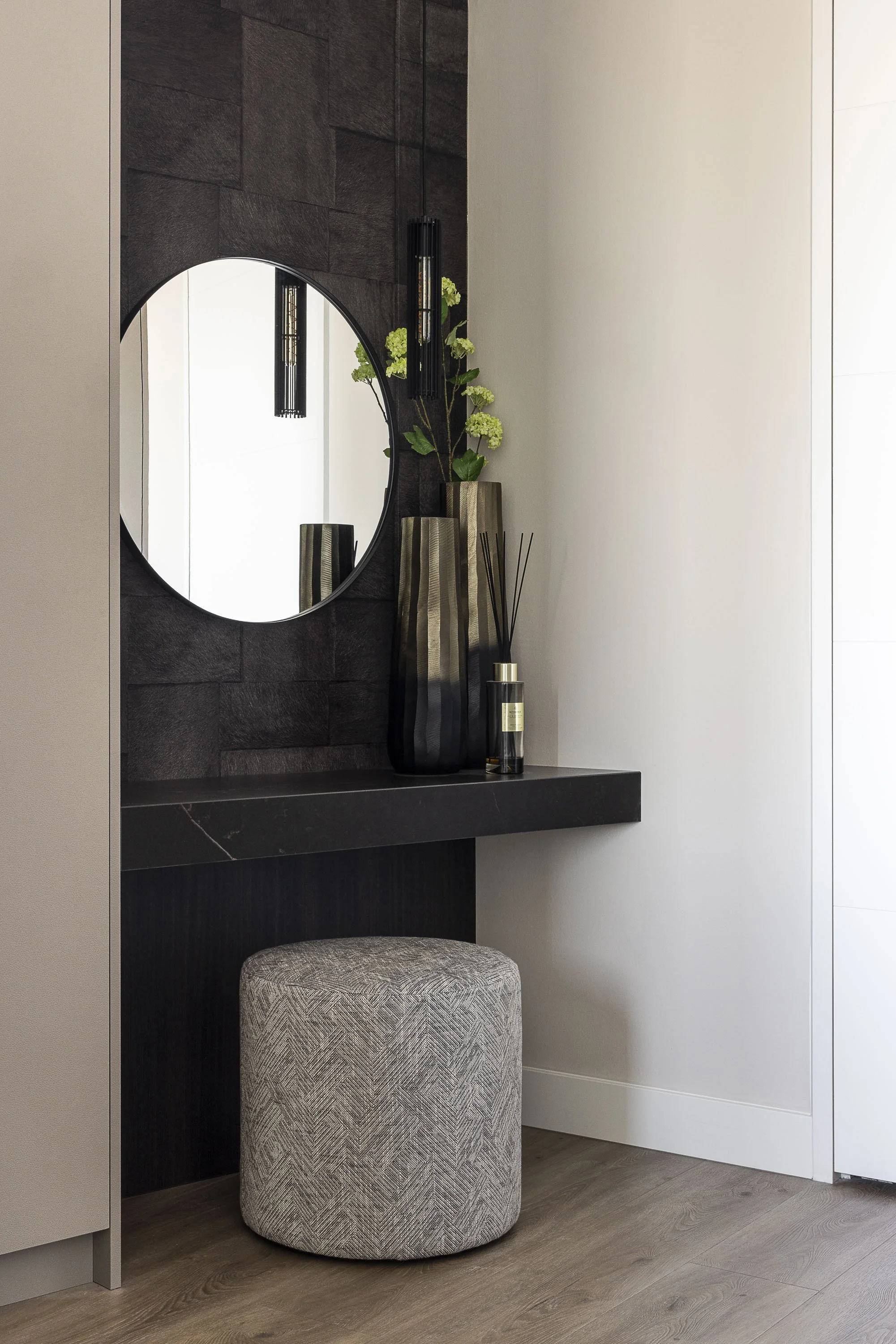 NIKKI HOLLA_NIEUWSTRAAT-7954 (LR).jpg