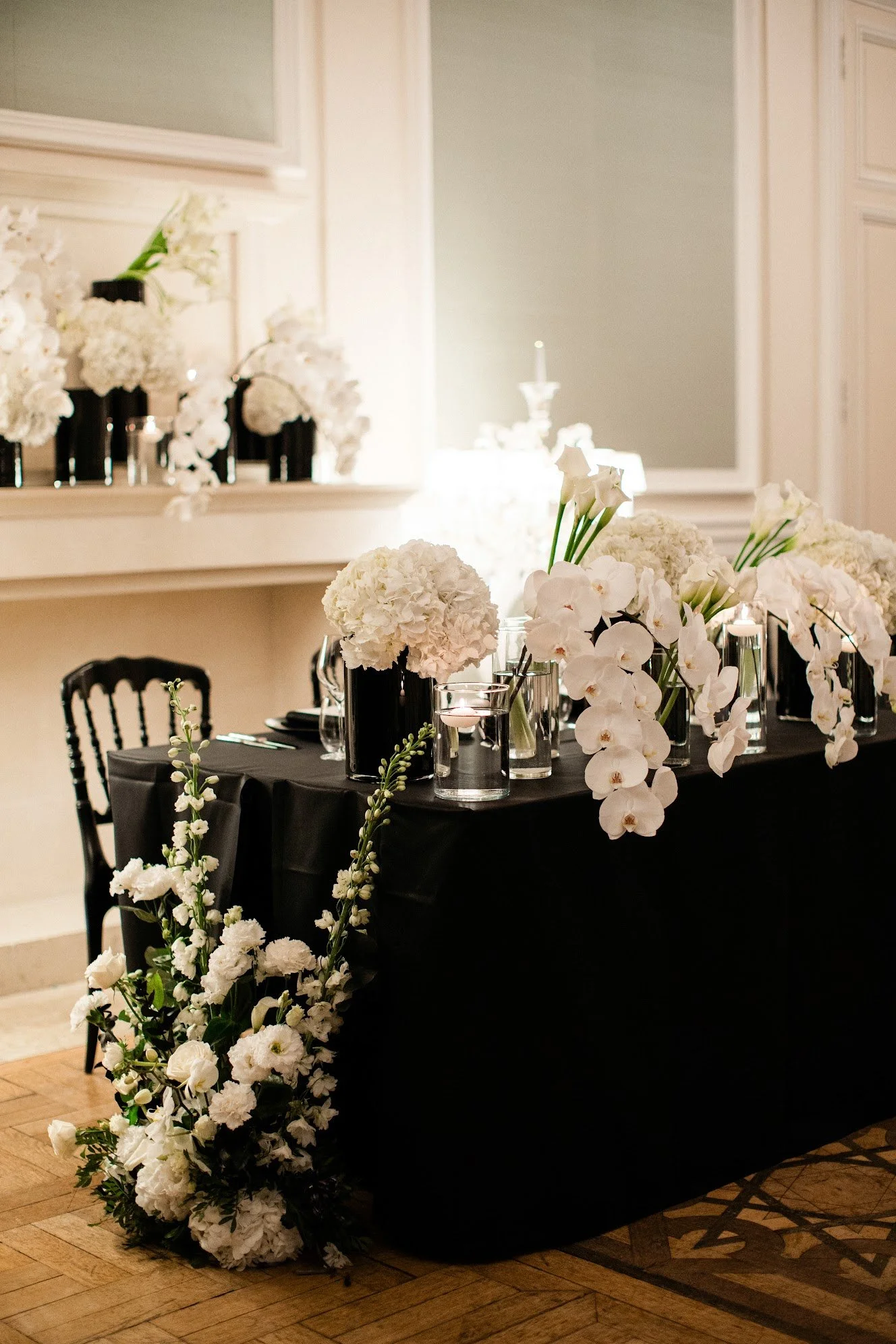 elegant-black-wedding-table-styling-paris.jpg