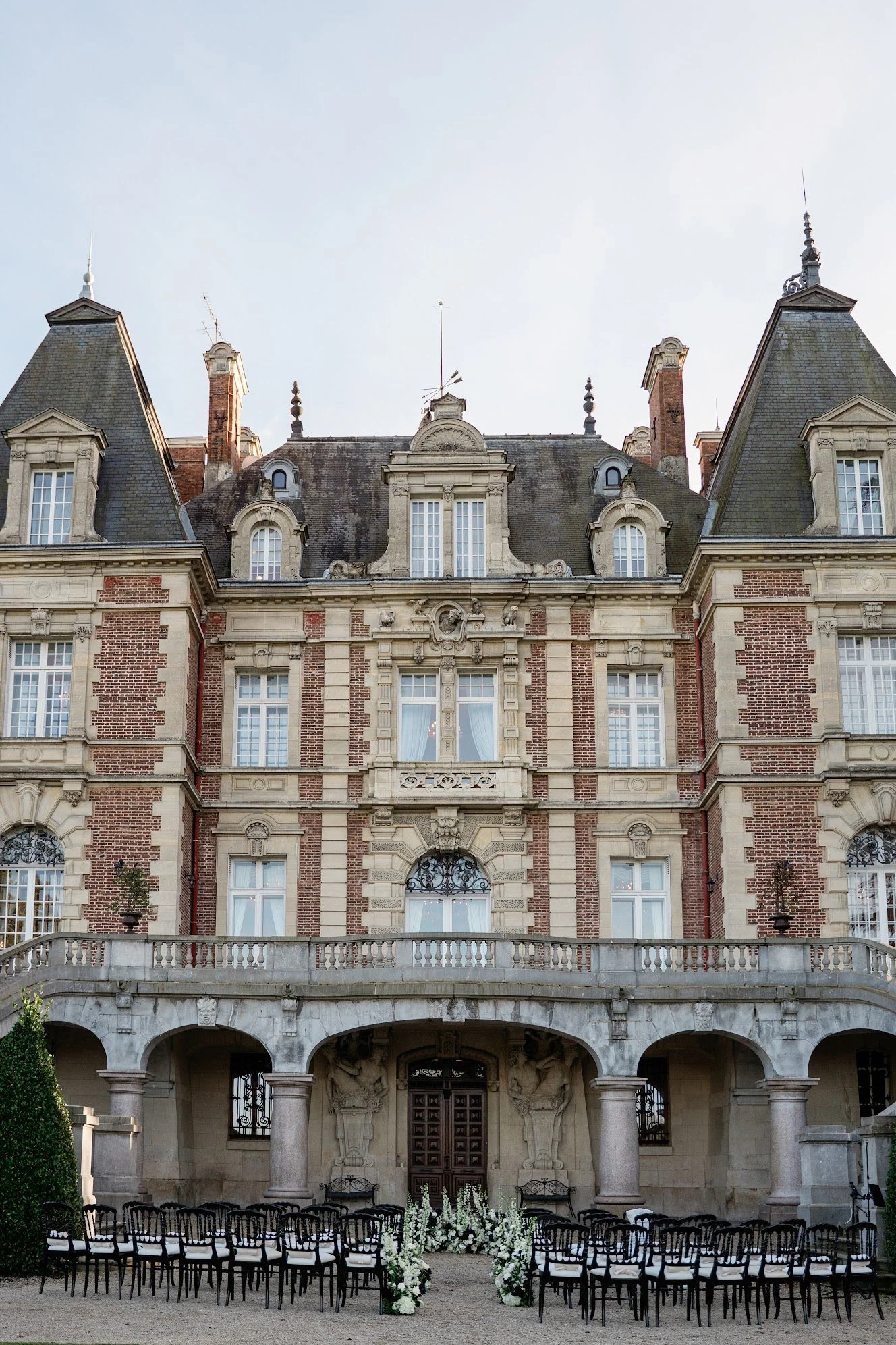 luxury-black-wedding-ceremony-paris.jpg
