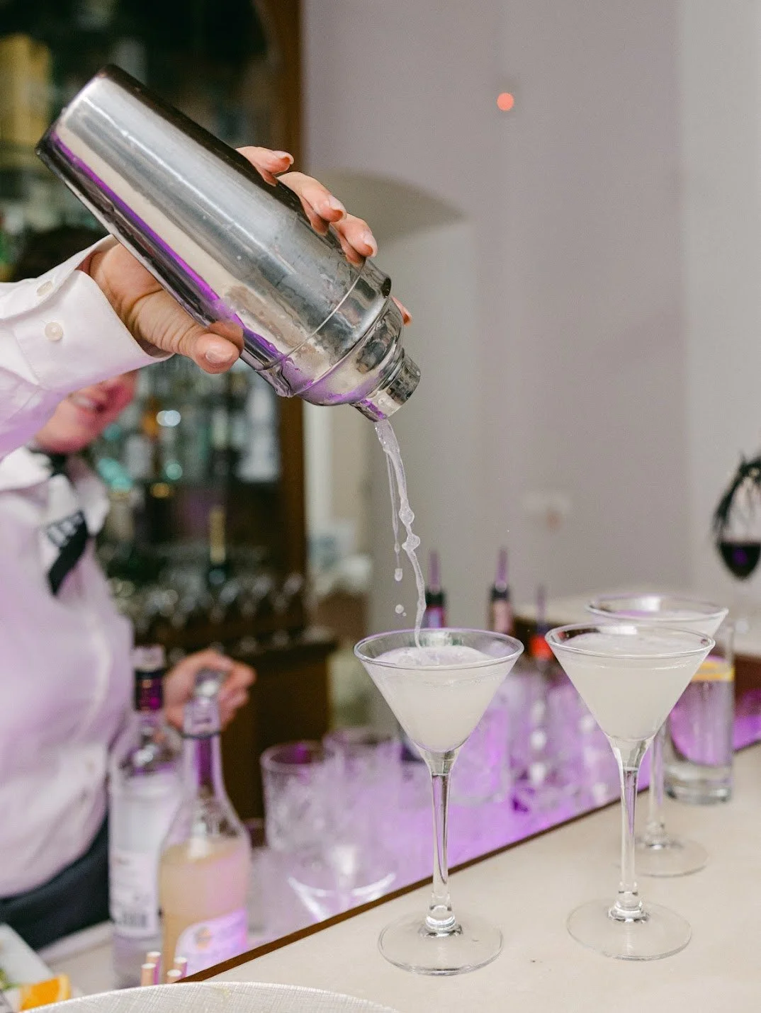 luxury-wedding-barman.jpg