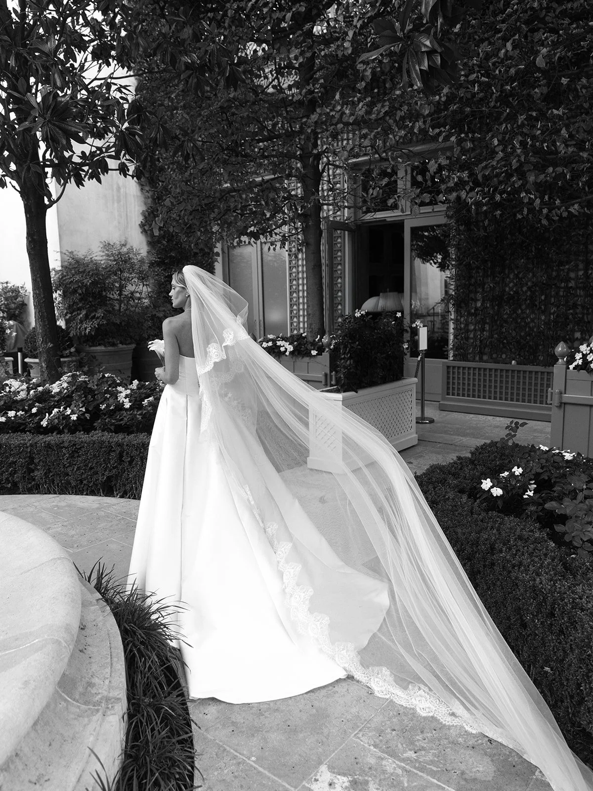 Bride from behind in balck and white 2.jpg