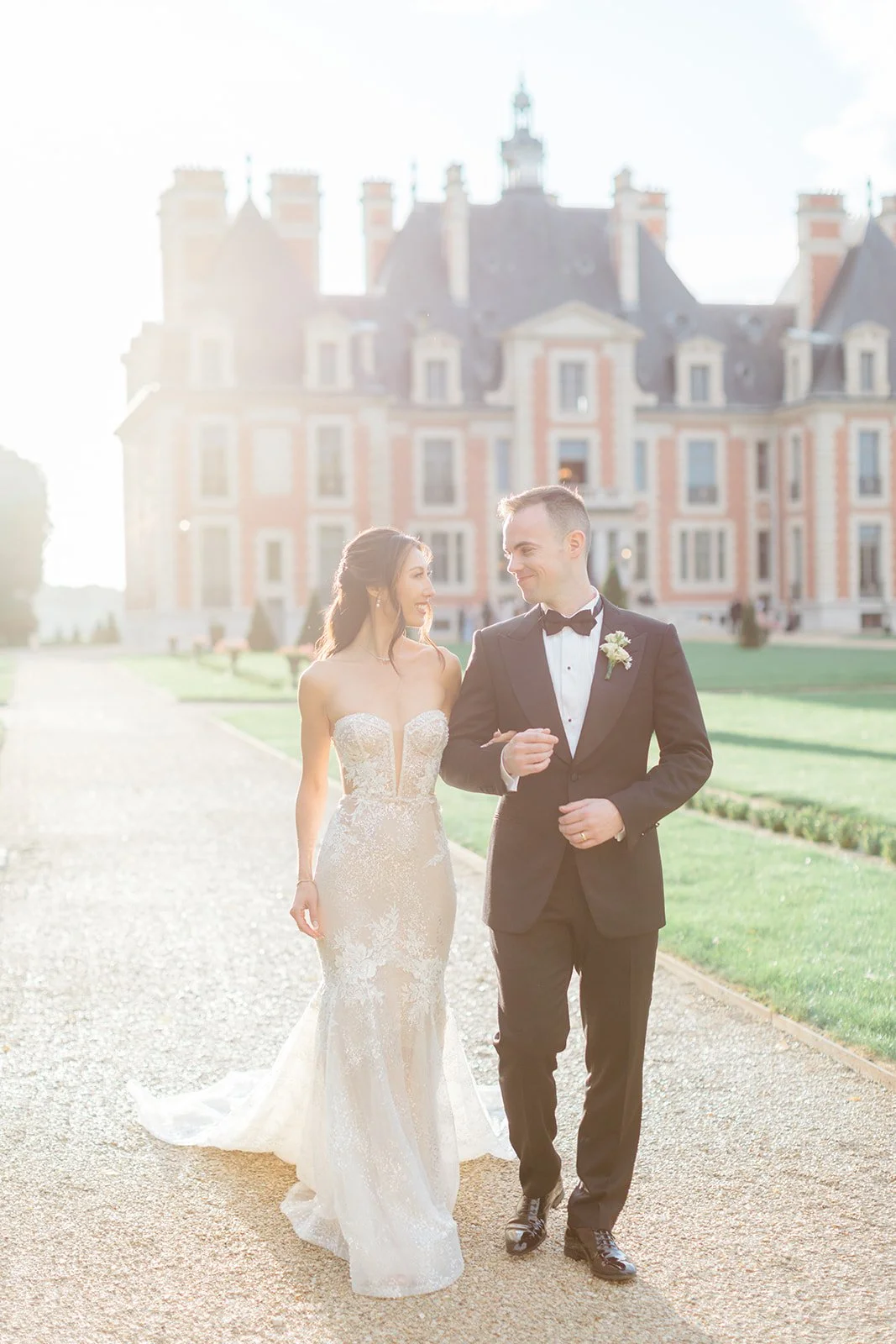 An elegant wedding at the Château de Nainville-Les-Roches