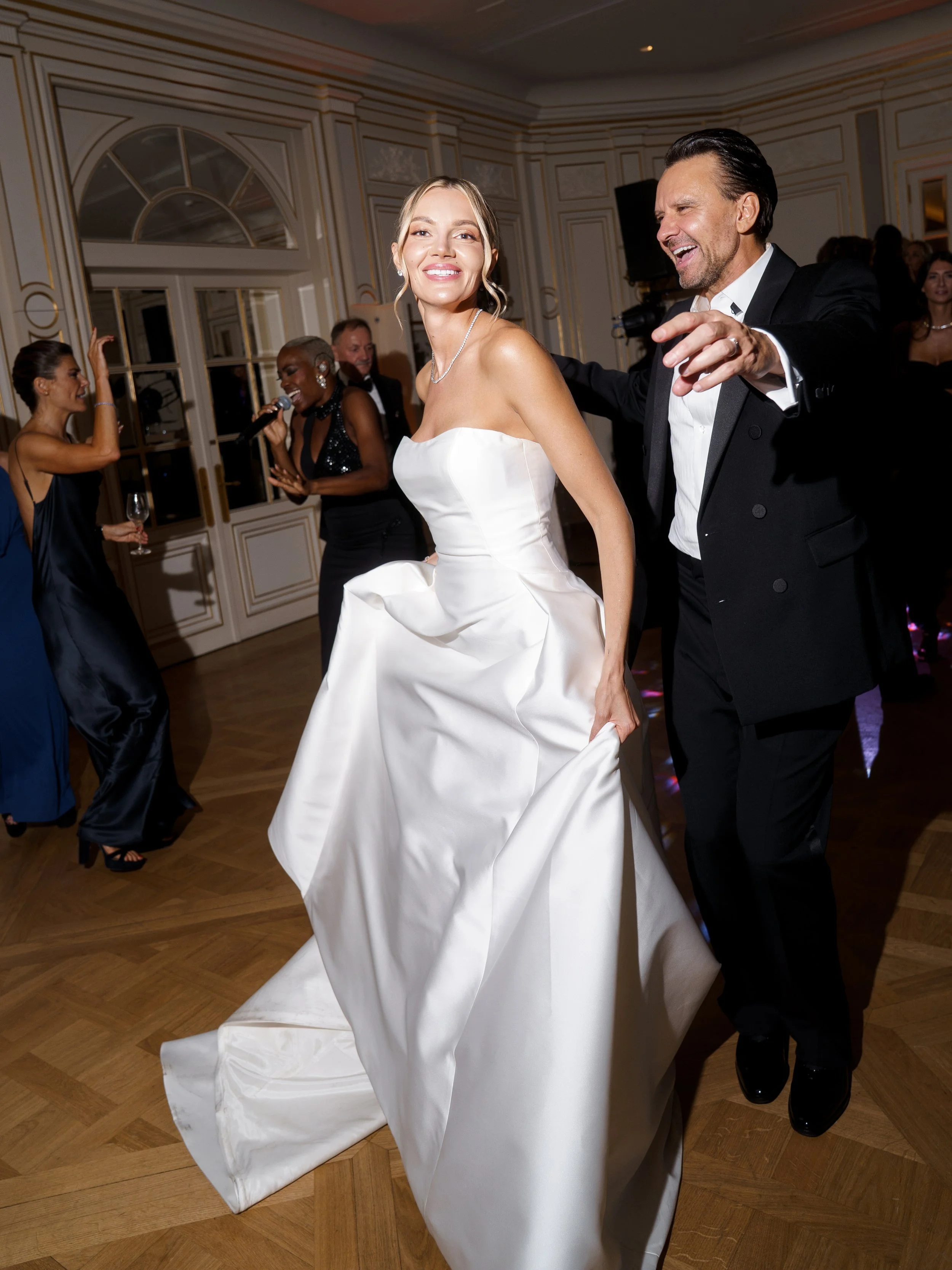 black-tie-wedding-party-ritz-paris-dancing.jpg