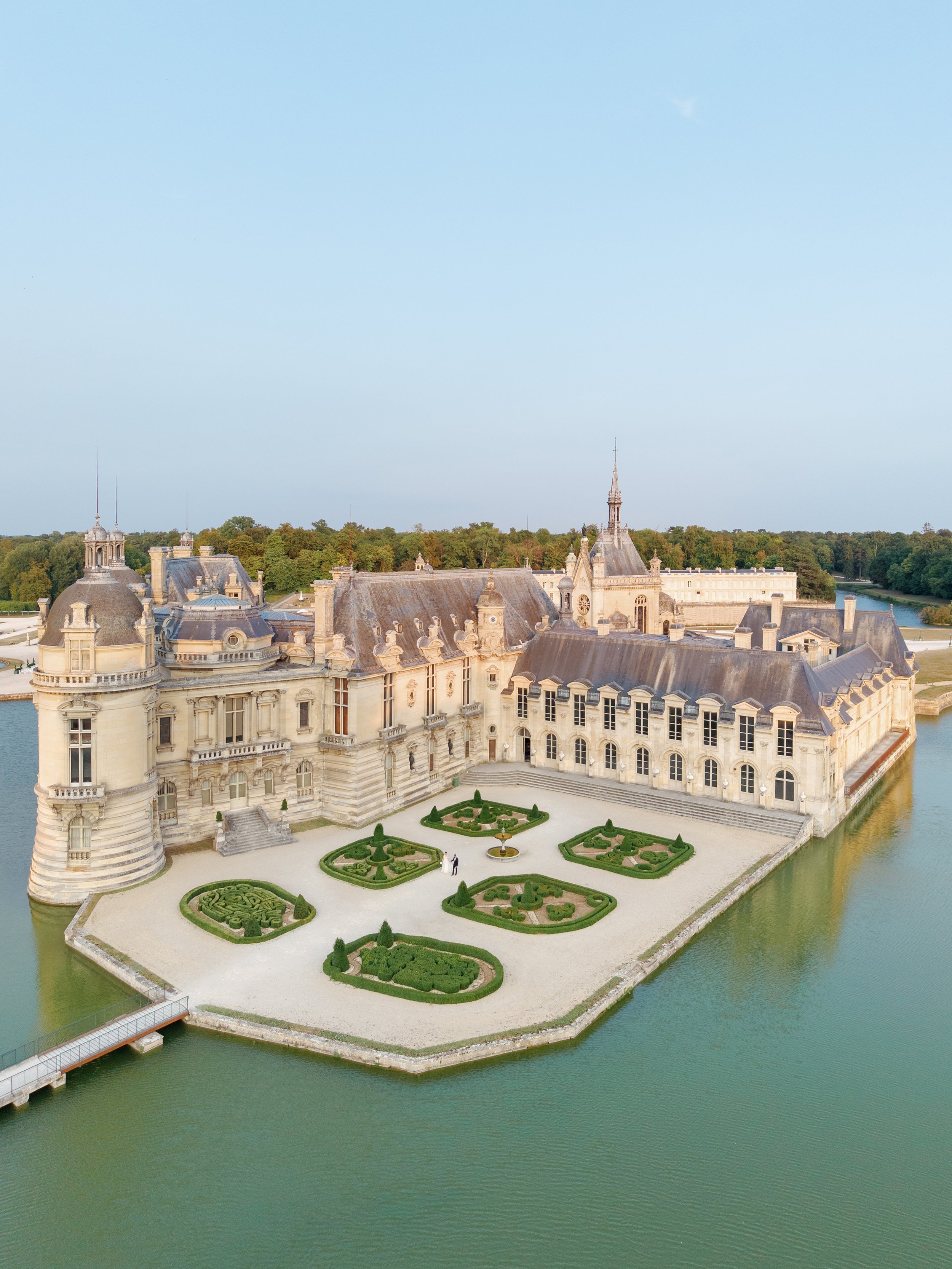 Chateau-Chantilly-View from the top of the castle 2.jpg