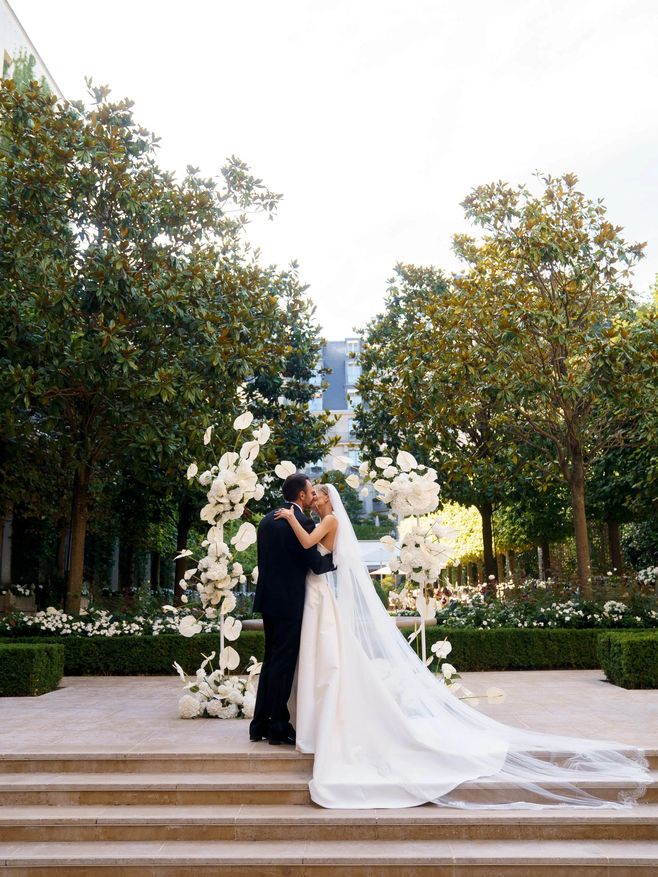old-money-wedding-ceremony-ritz-paris-garden.jpg