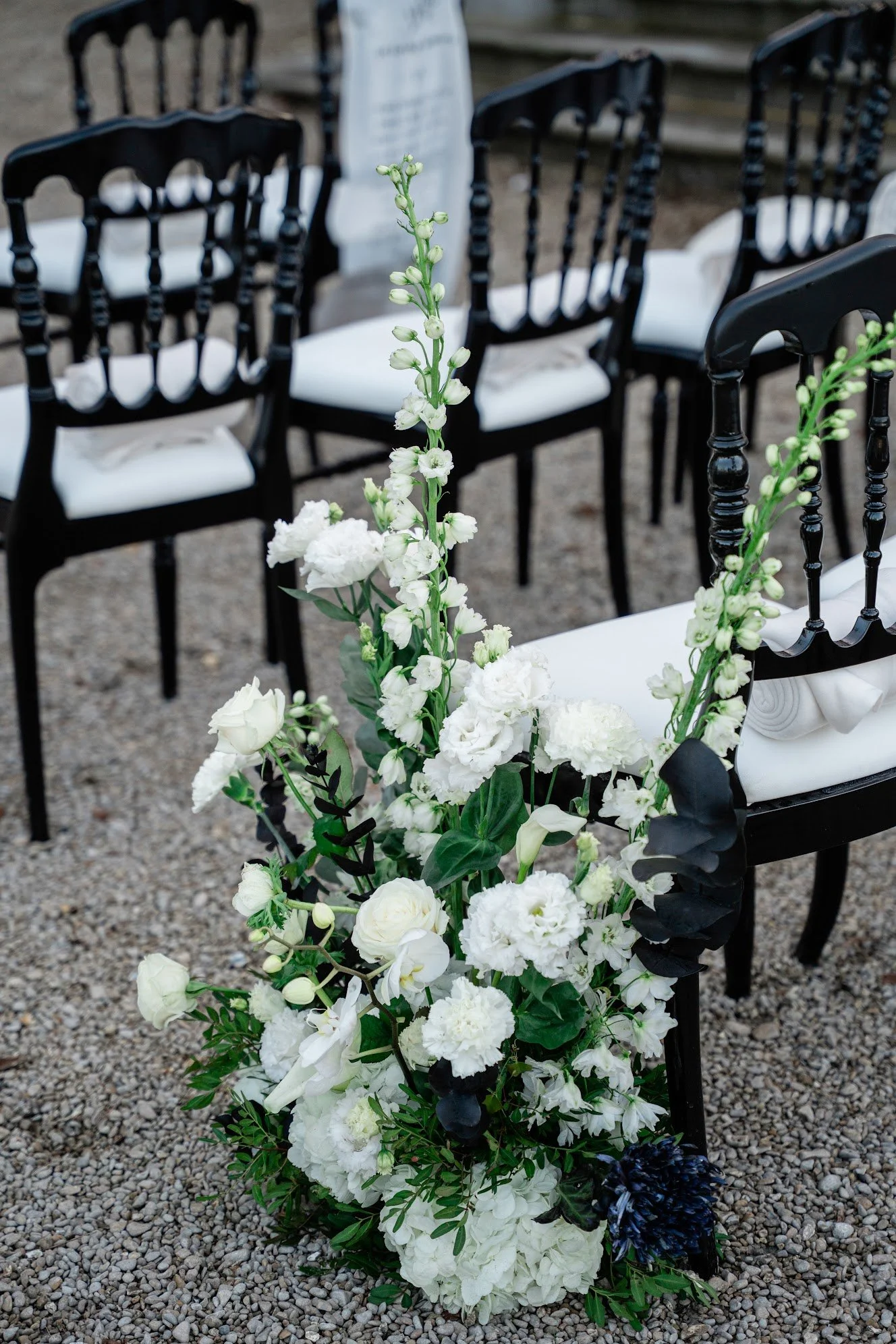 wedding-ceremony-aisle-arrangement-black.jpg